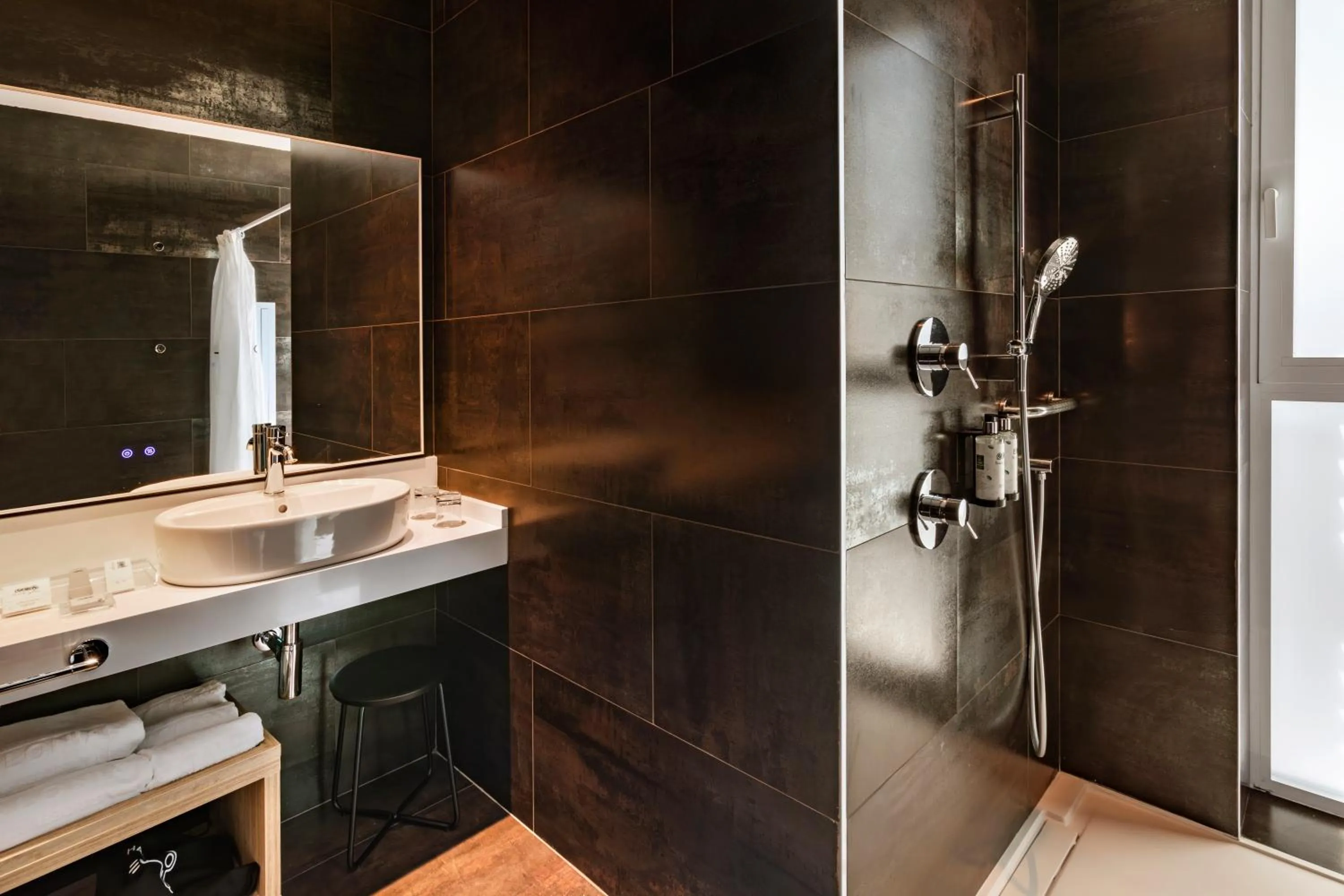 Shower in Catalonia Giralda