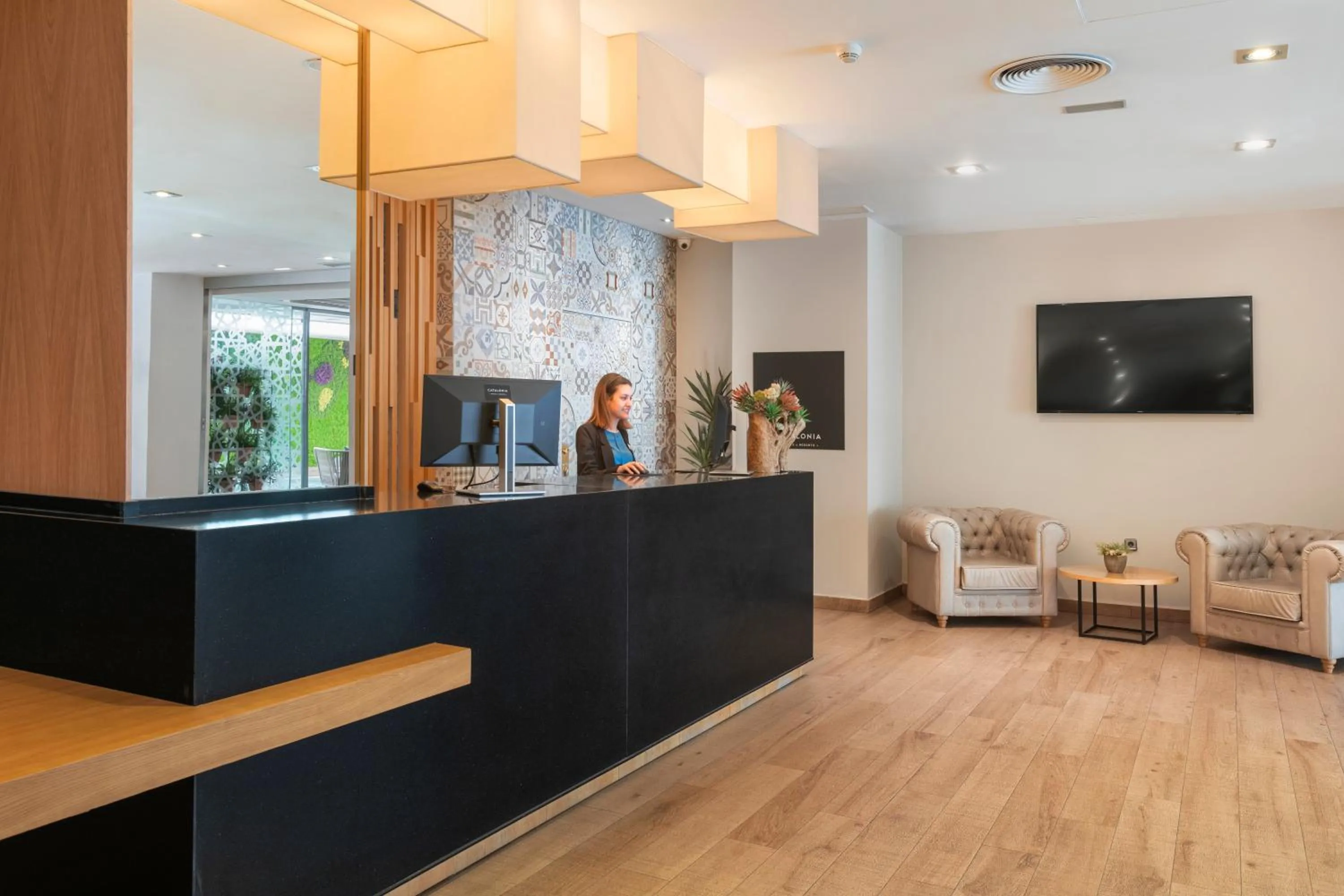 Lobby or reception in Catalonia Giralda