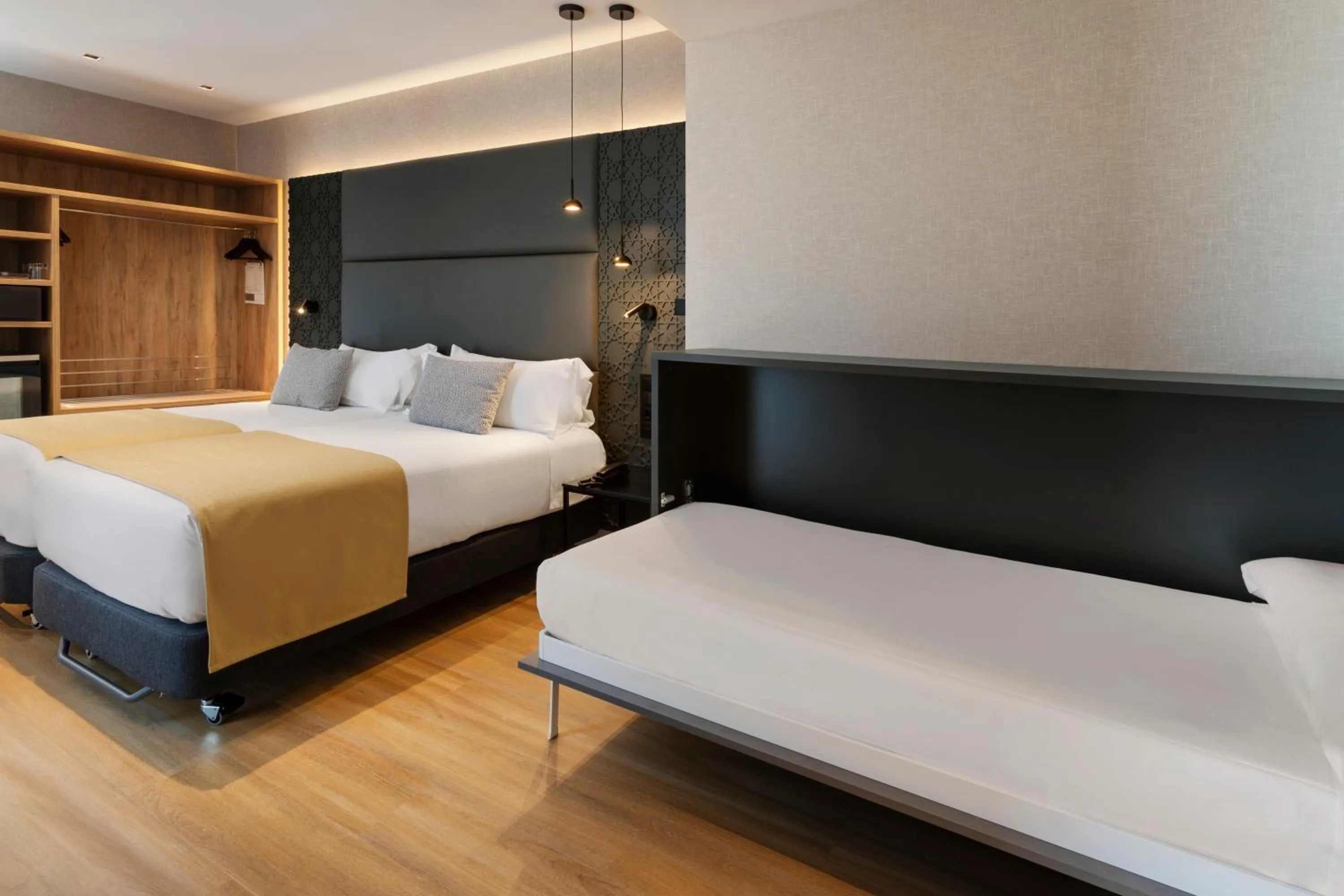 Triple Room in Catalonia Giralda