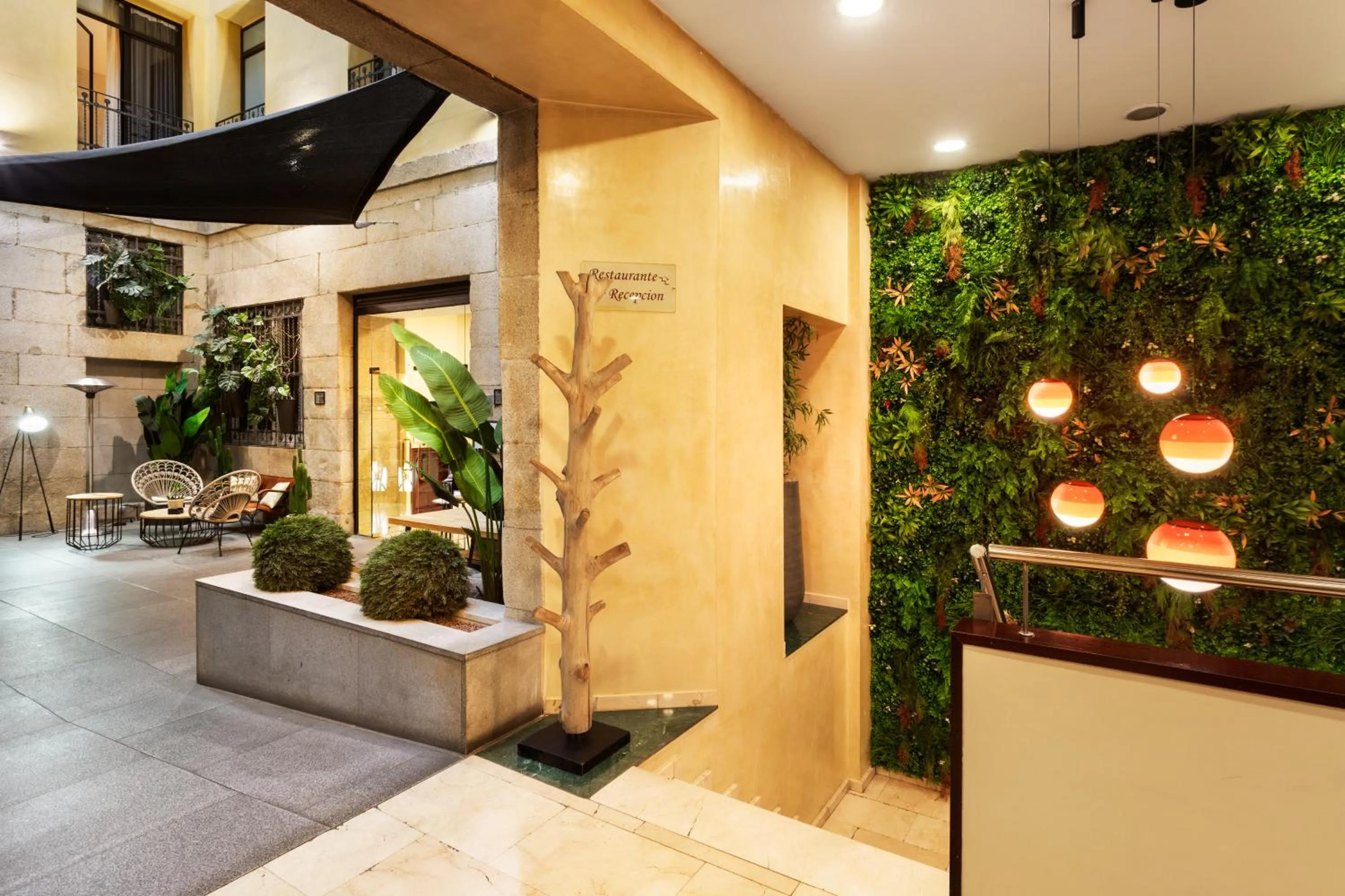 Patio in Catalonia Puerta del Sol