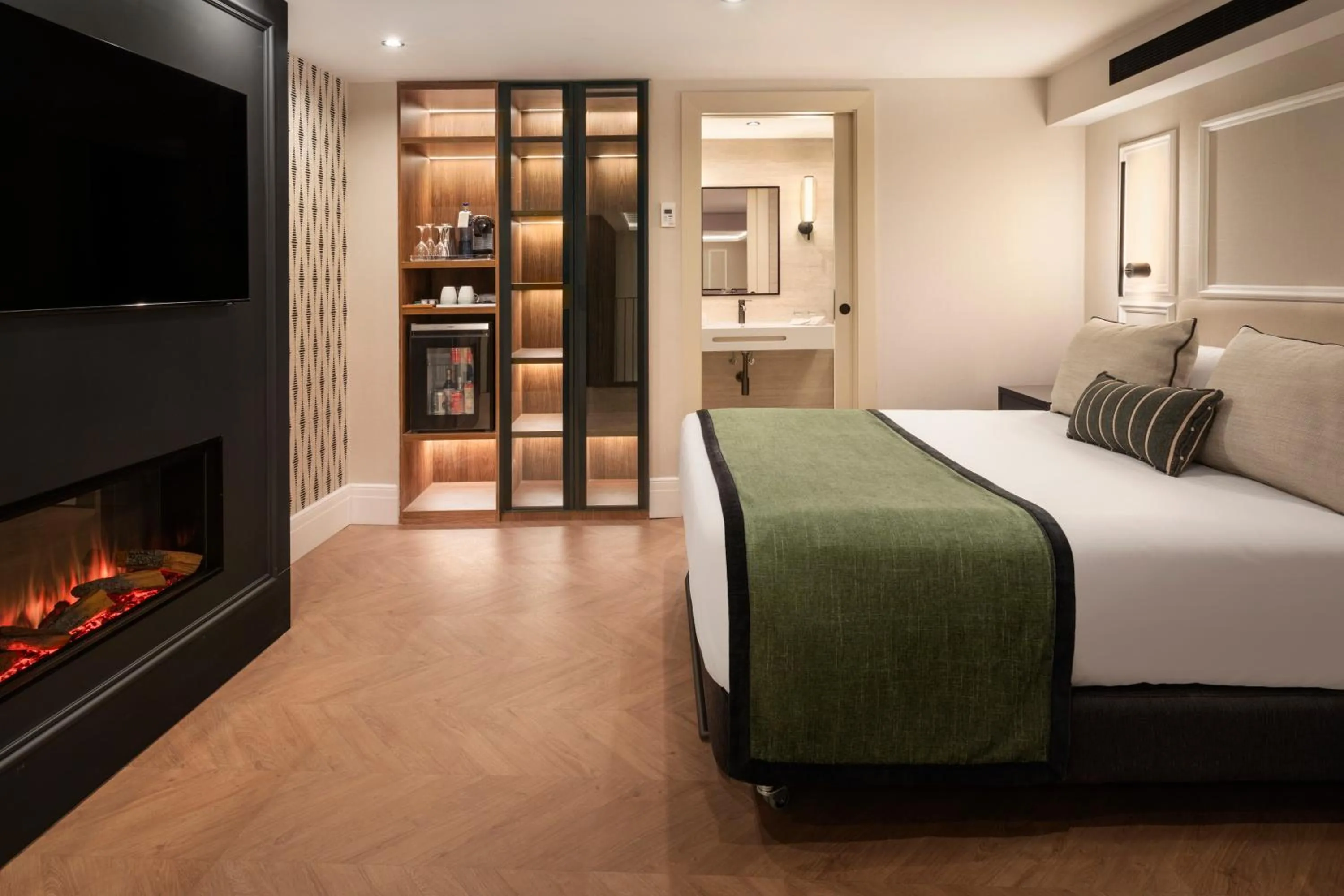 Bed in Catalonia Puerta del Sol