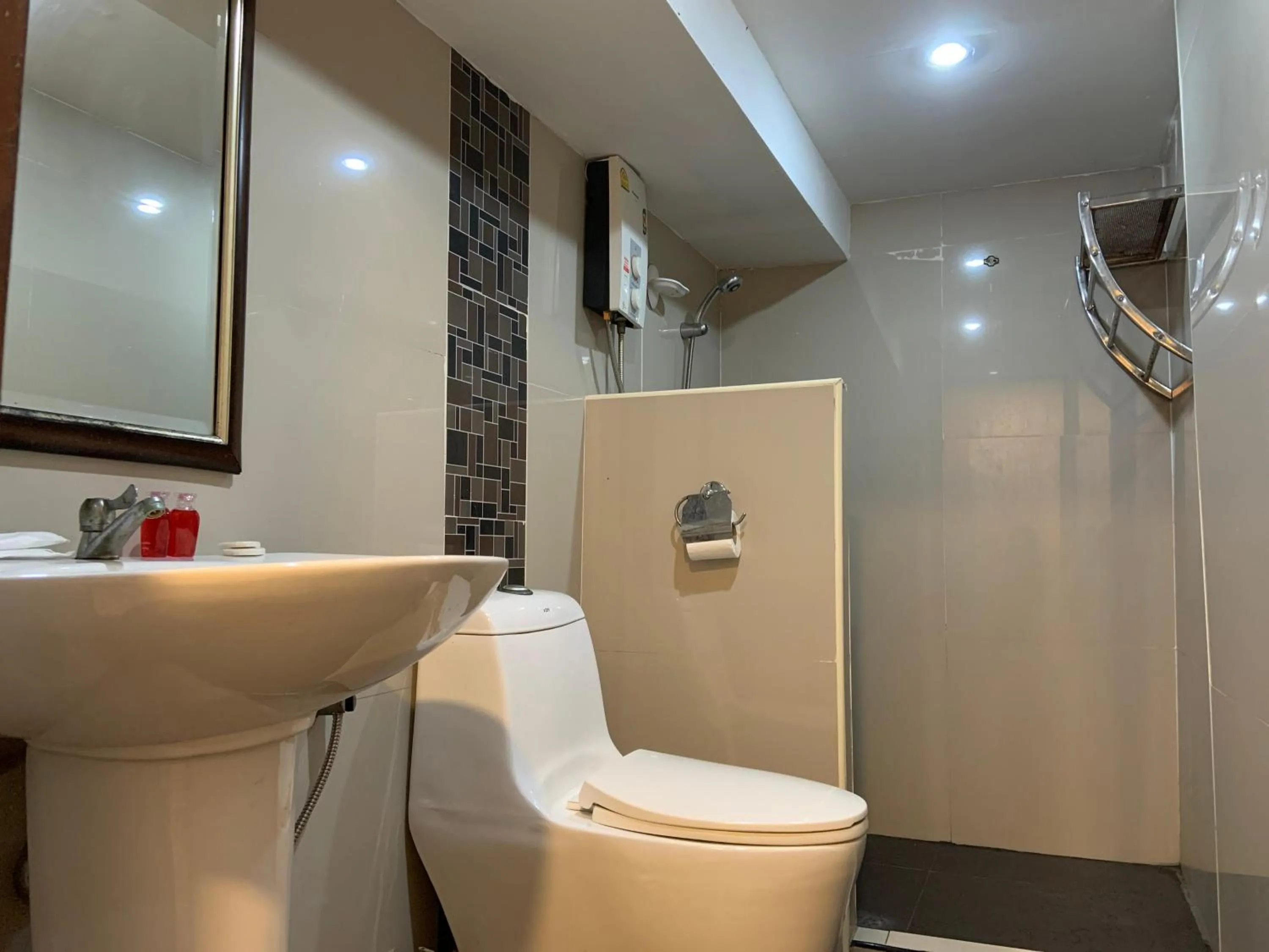 Shower in The ESSE Hotel Pattaya