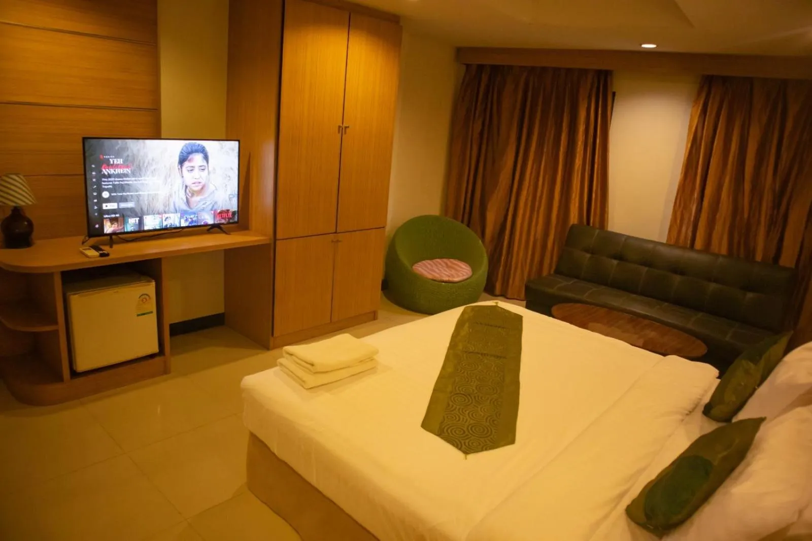 TV and multimedia, Bed in The ESSE Hotel Pattaya