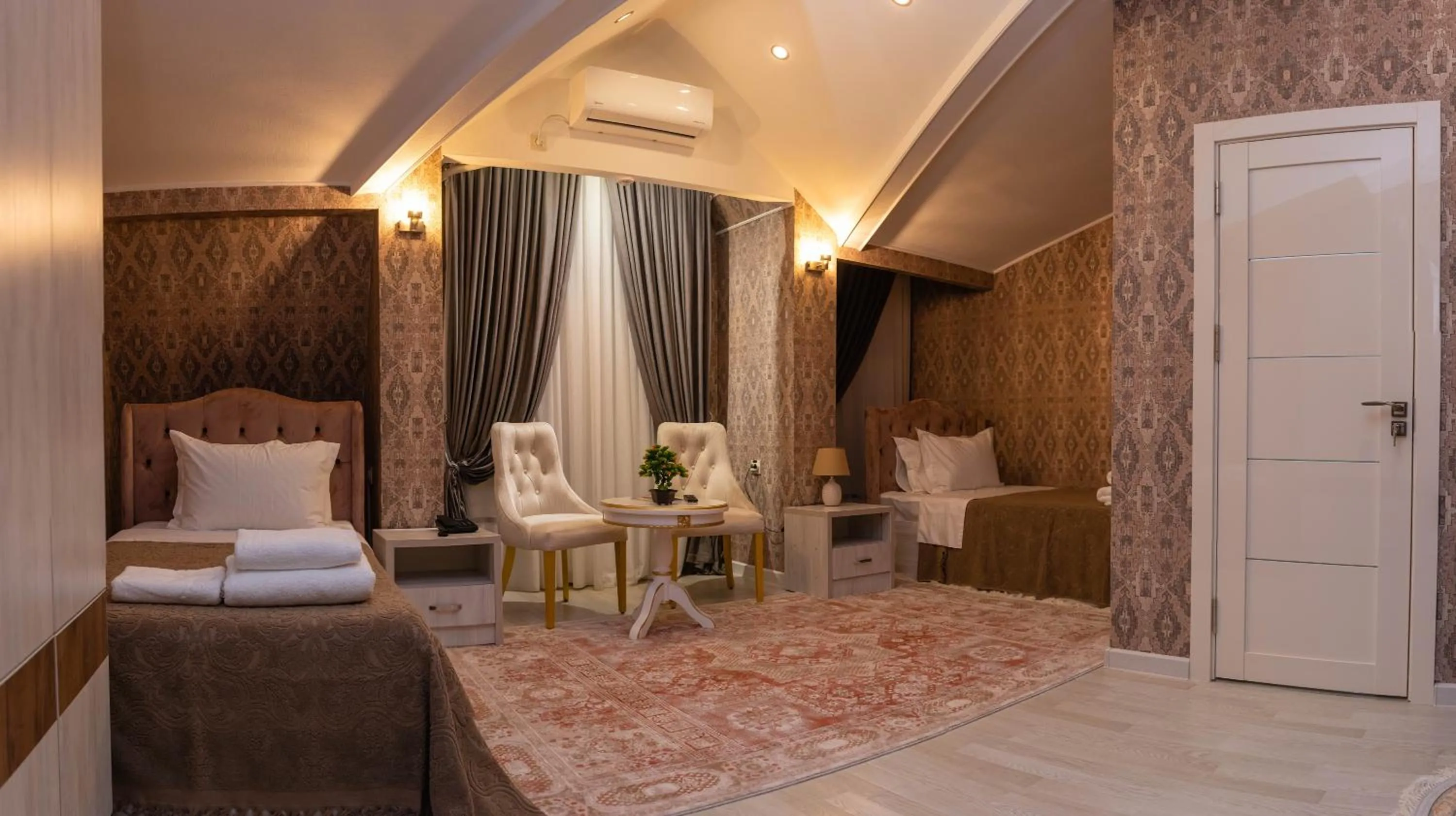 Photo of the whole room in Renaissance Boutique Hotel