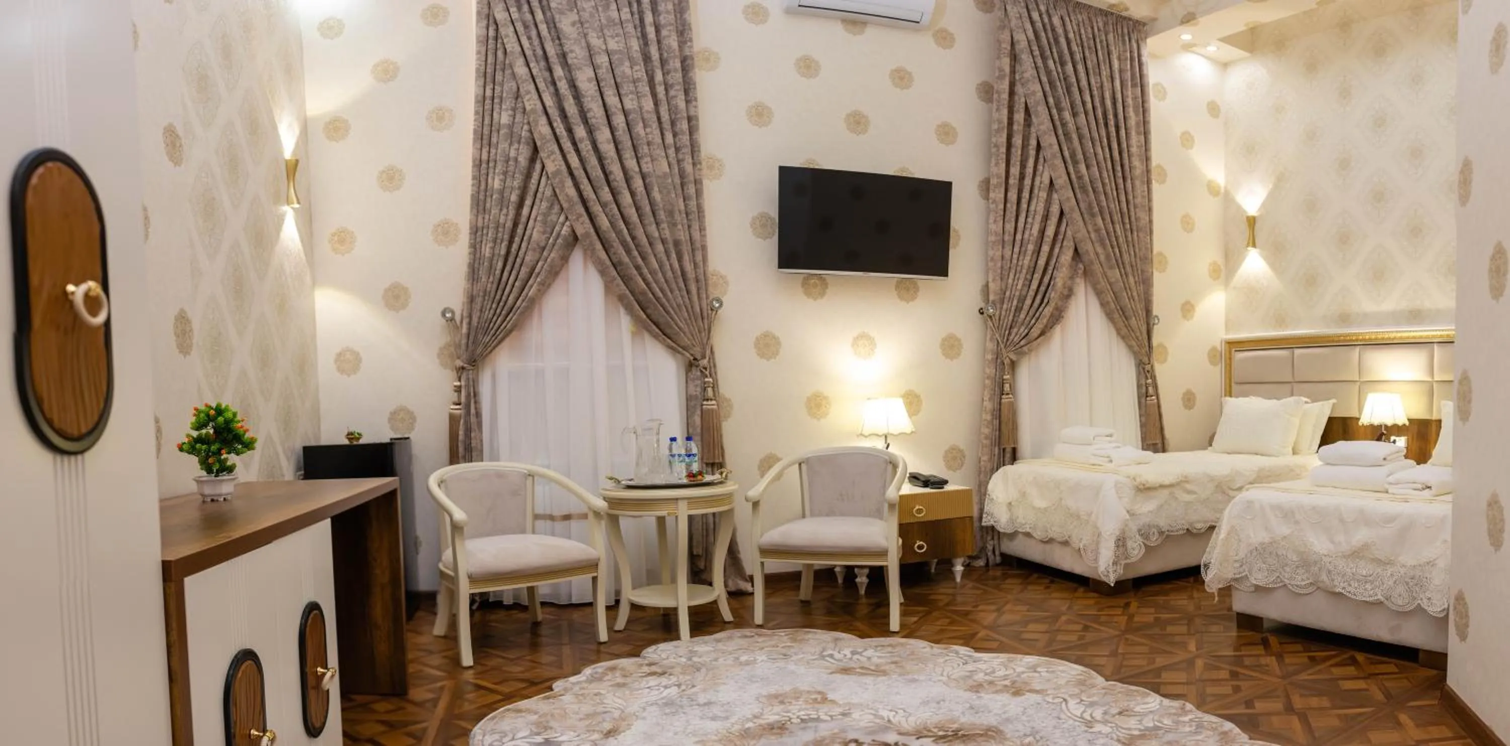 Photo of the whole room, Bed in Renaissance Boutique Hotel