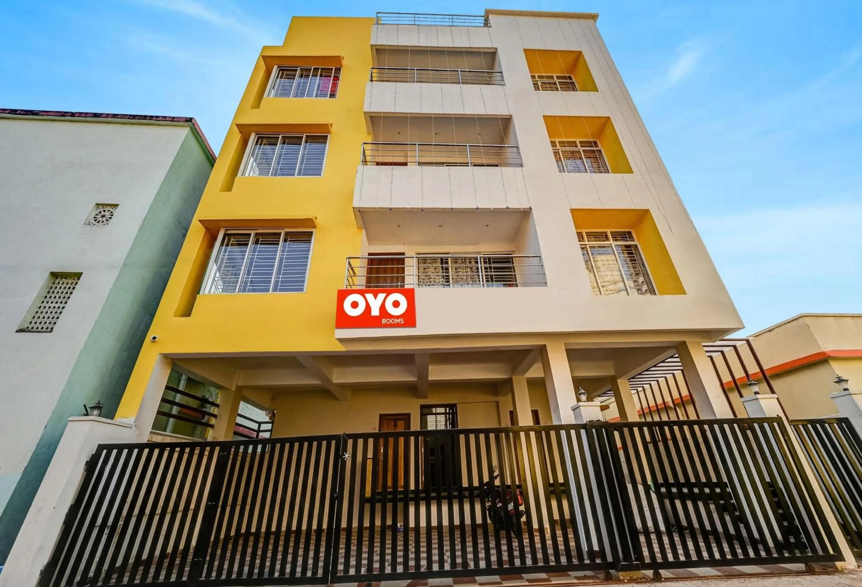 Facade/entrance in Hotel O Dream Marion