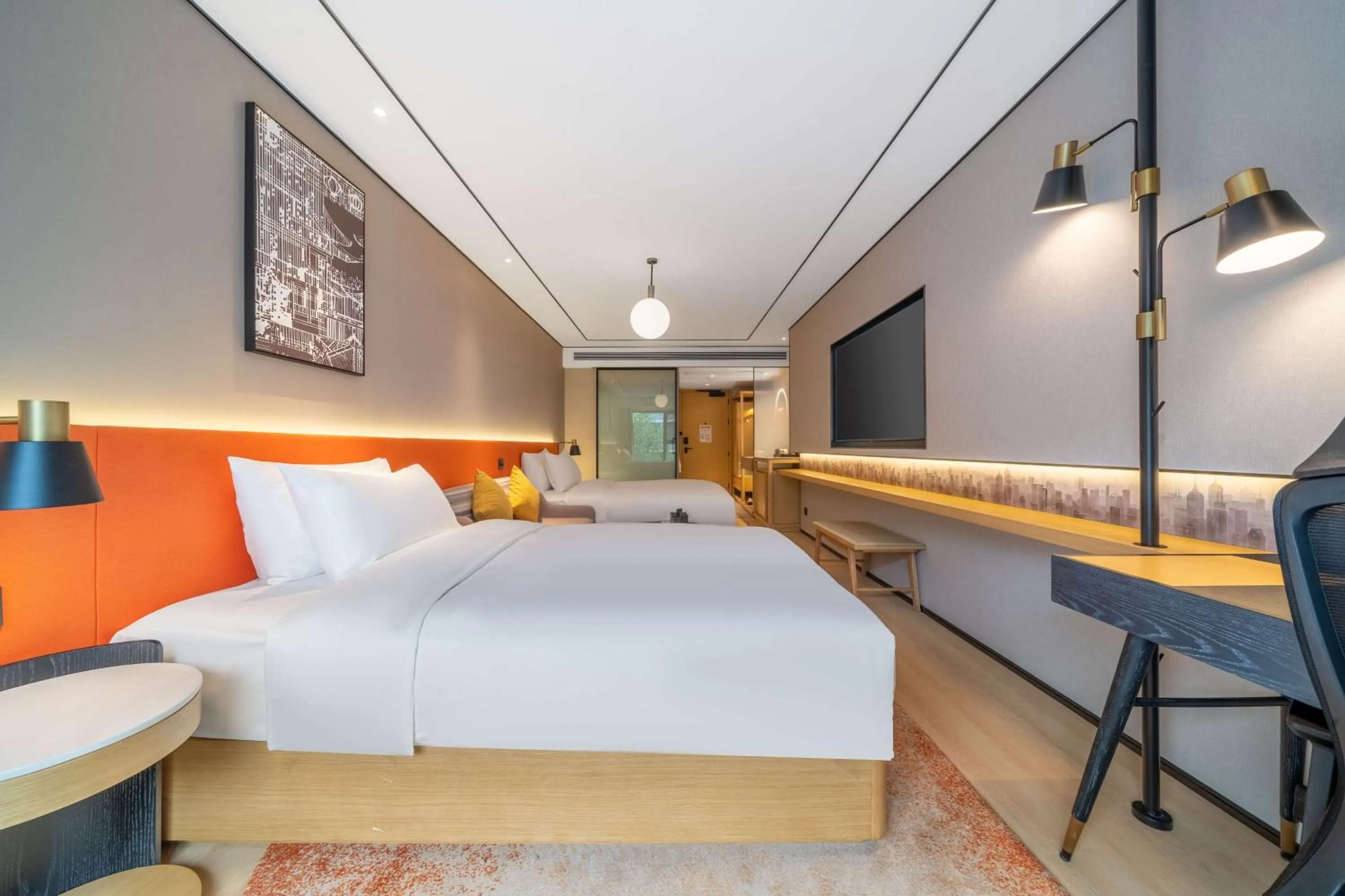 Photo of the whole room, Bed in Hilton Garden Inn Chengdu Kuanzhai Alley