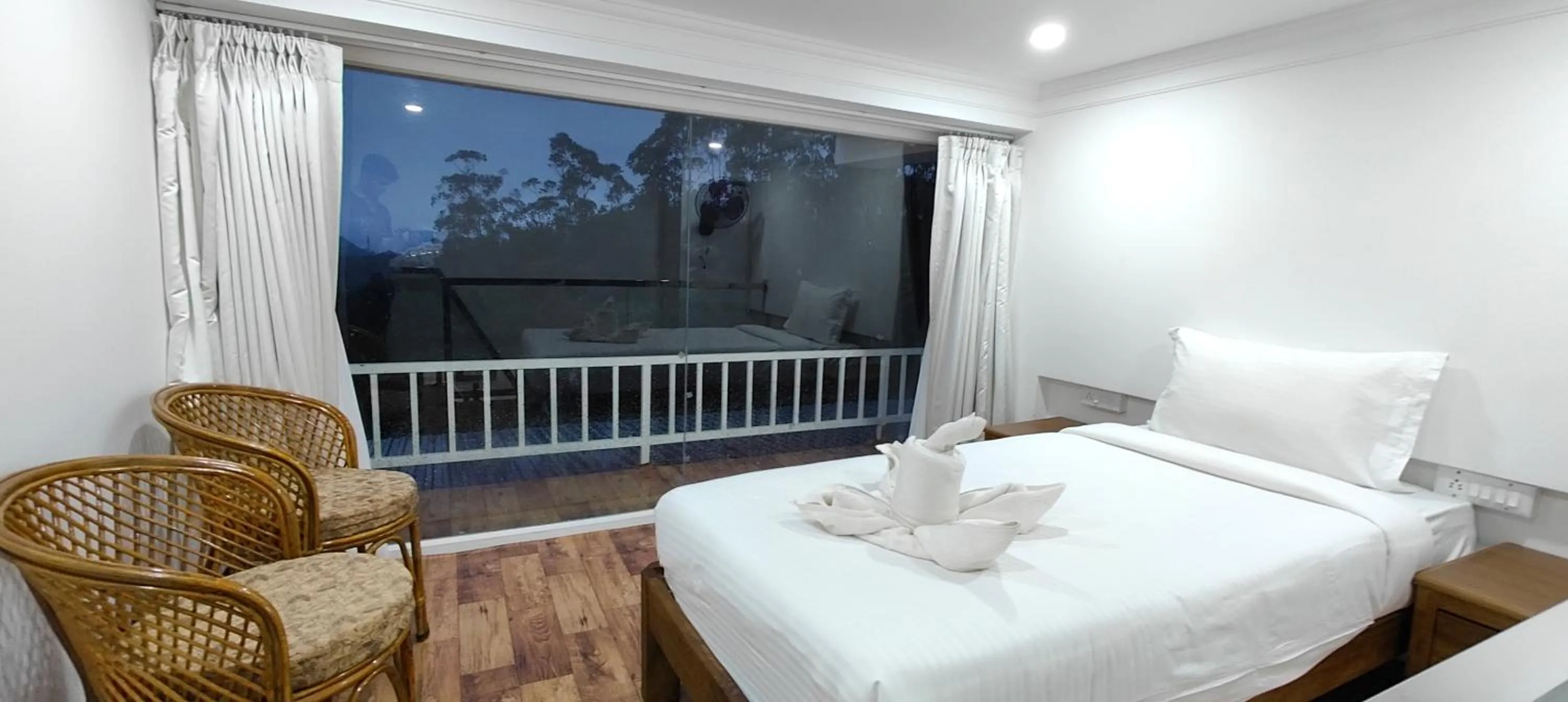 Bed in HOTEL WHITE HOUSE, Munnar