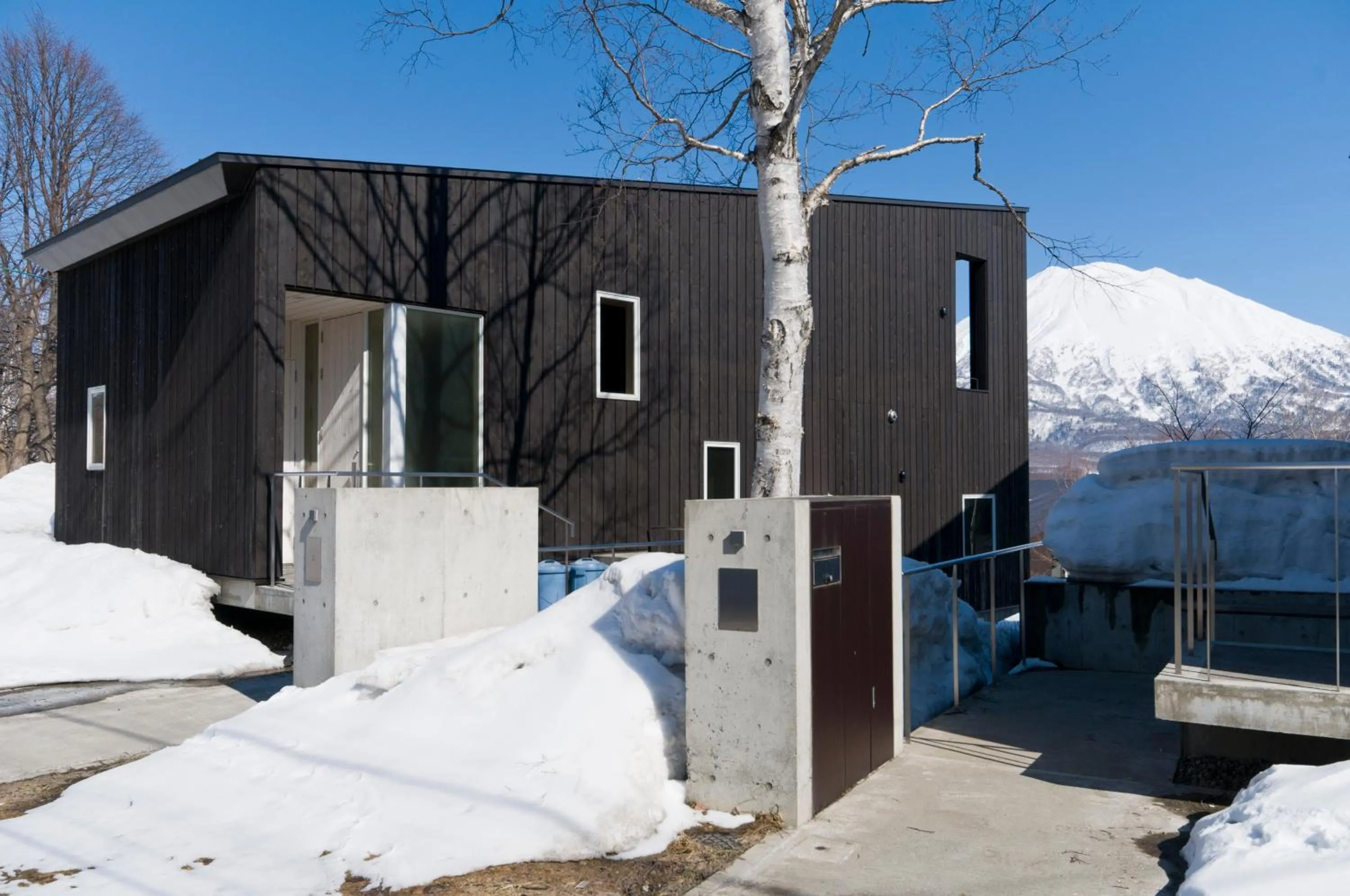 Facade/entrance in Forest Estate