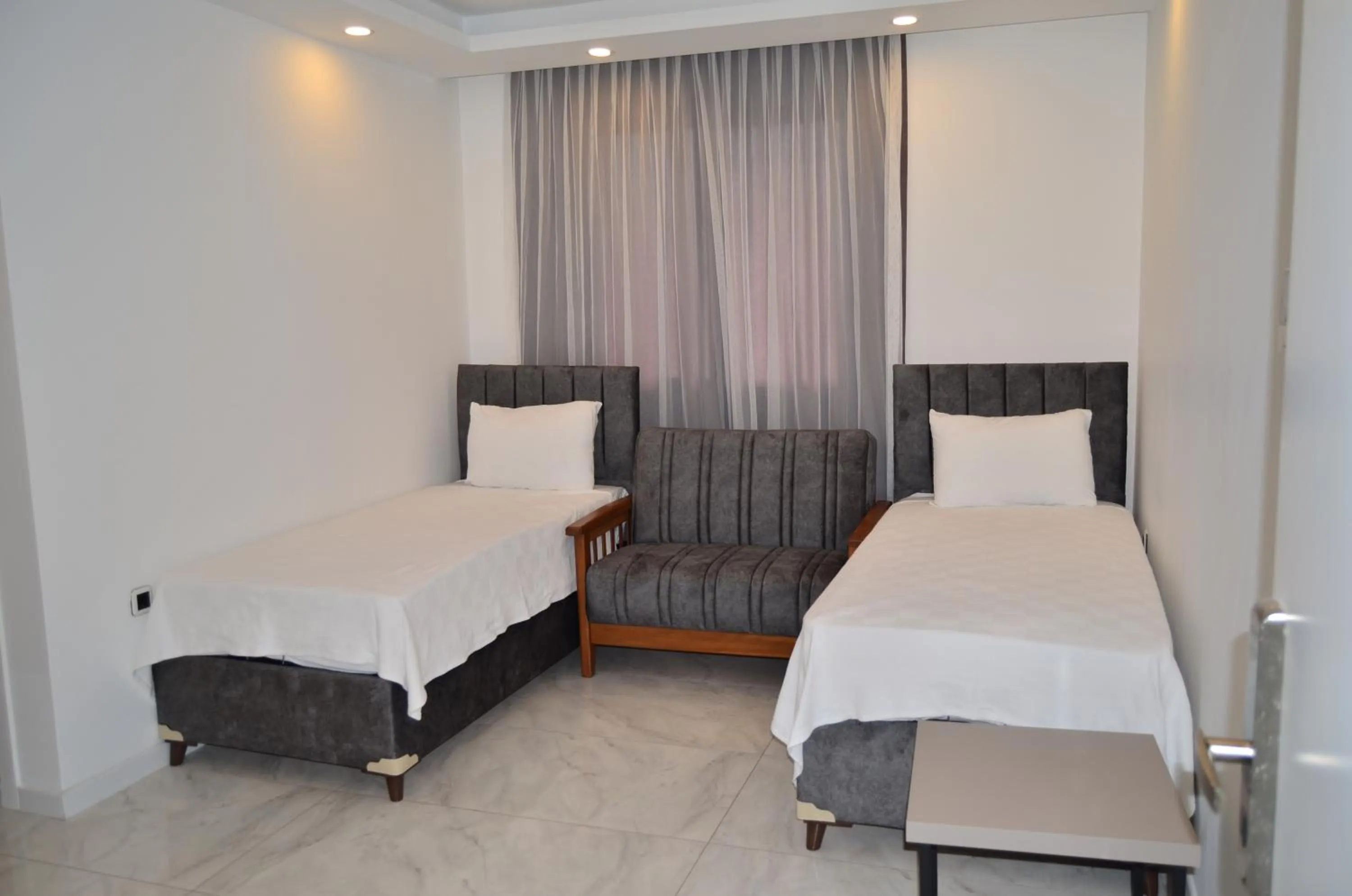 Bedroom, Bed in Akdeniz Yaşam Otel