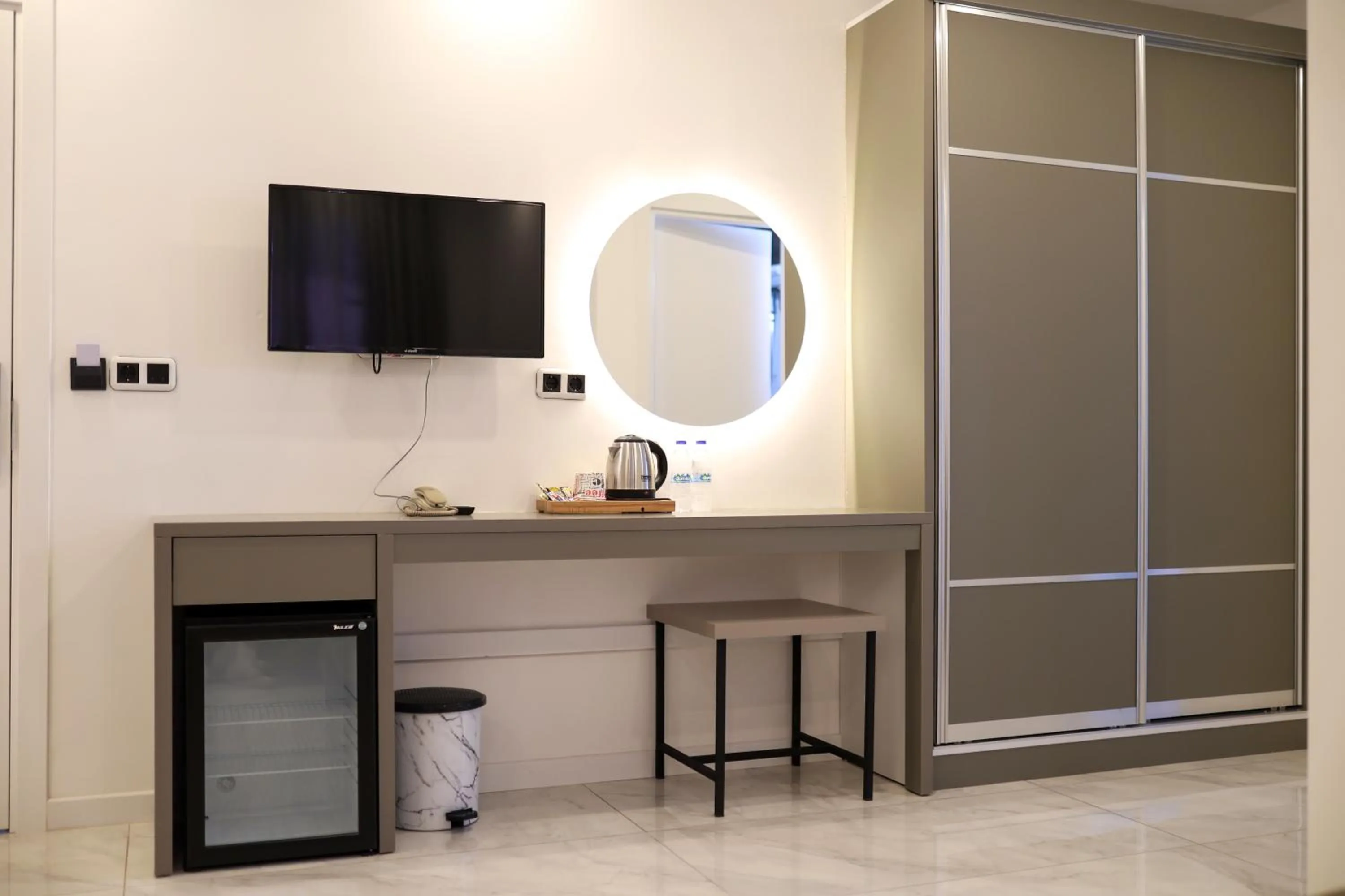 TV and multimedia in Akdeniz Yaşam Otel