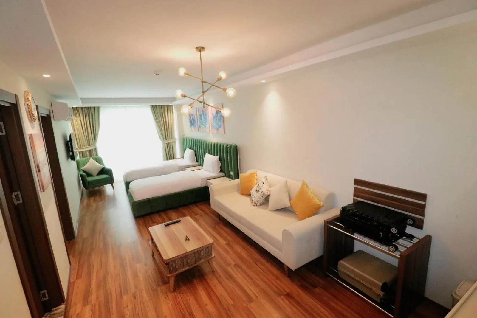 Living room, Bed in Grand Luxury