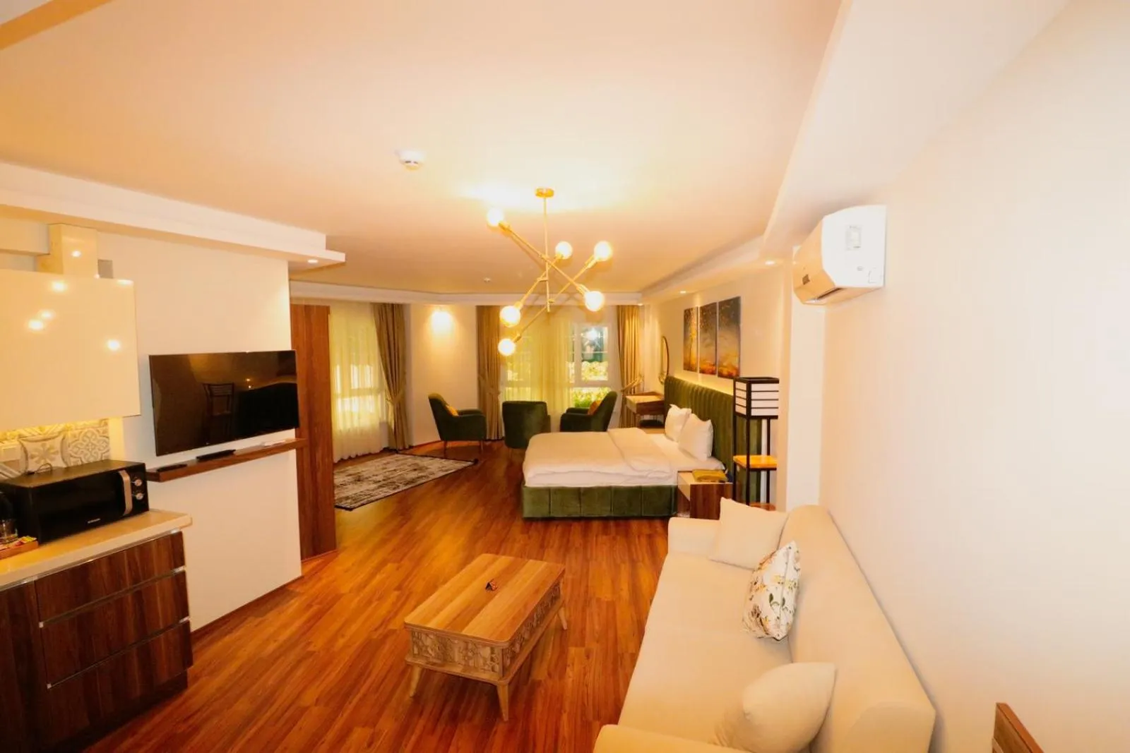 Living room, Bed in Grand Luxury