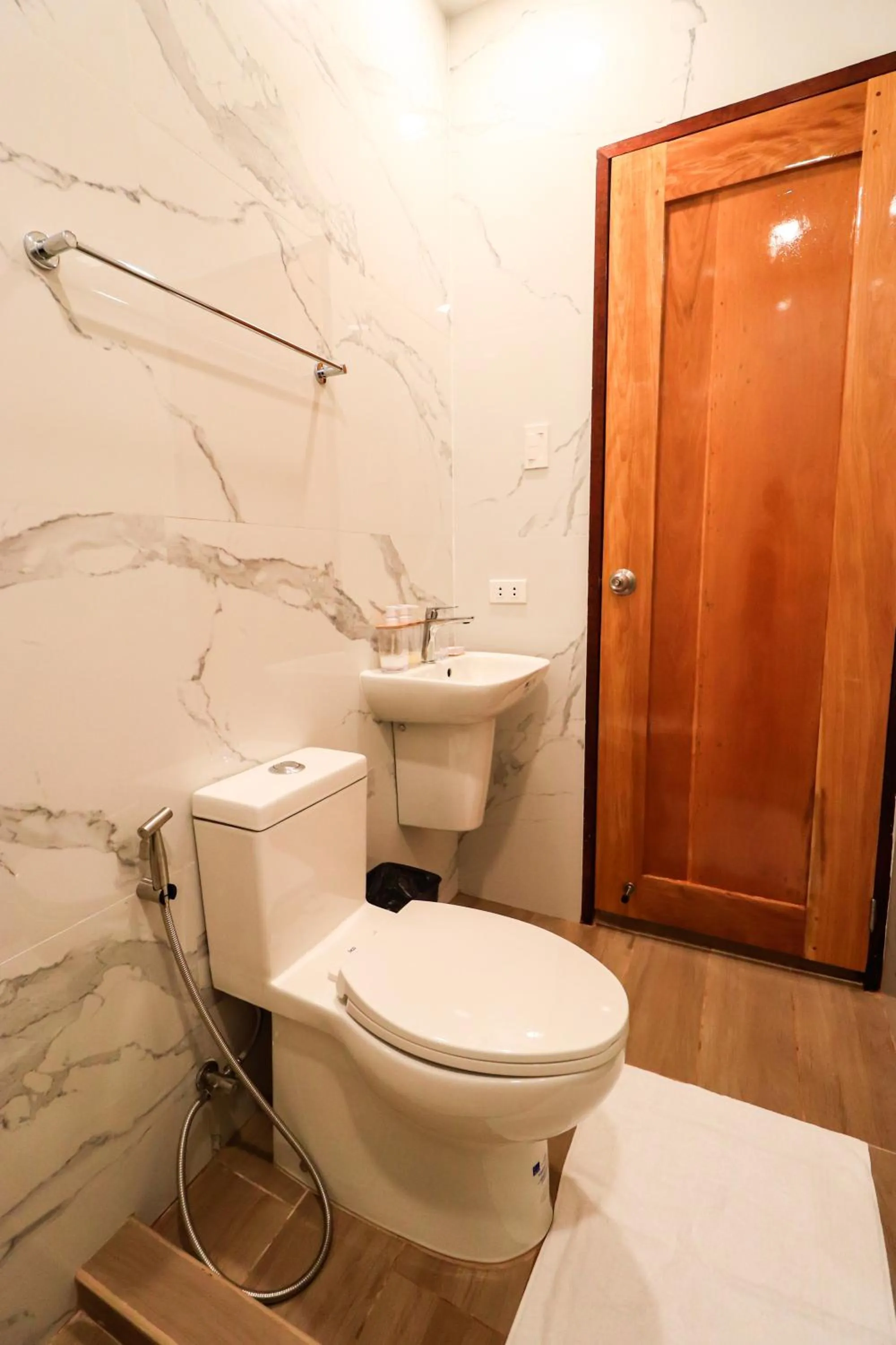 Toilet in Josefina's Tourist Inn