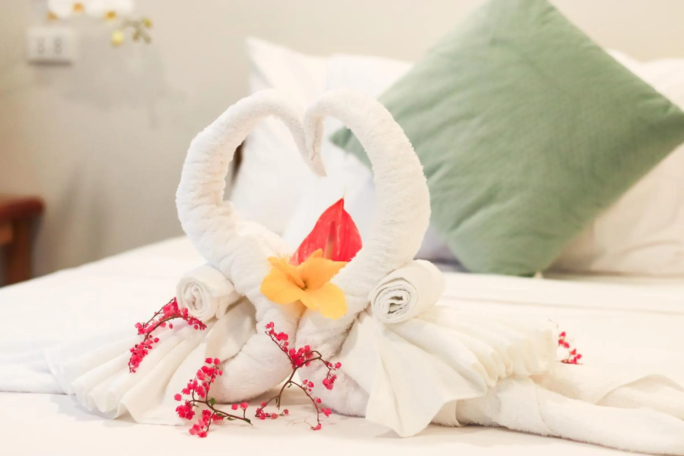 towels, Bed in Josefina's Tourist Inn