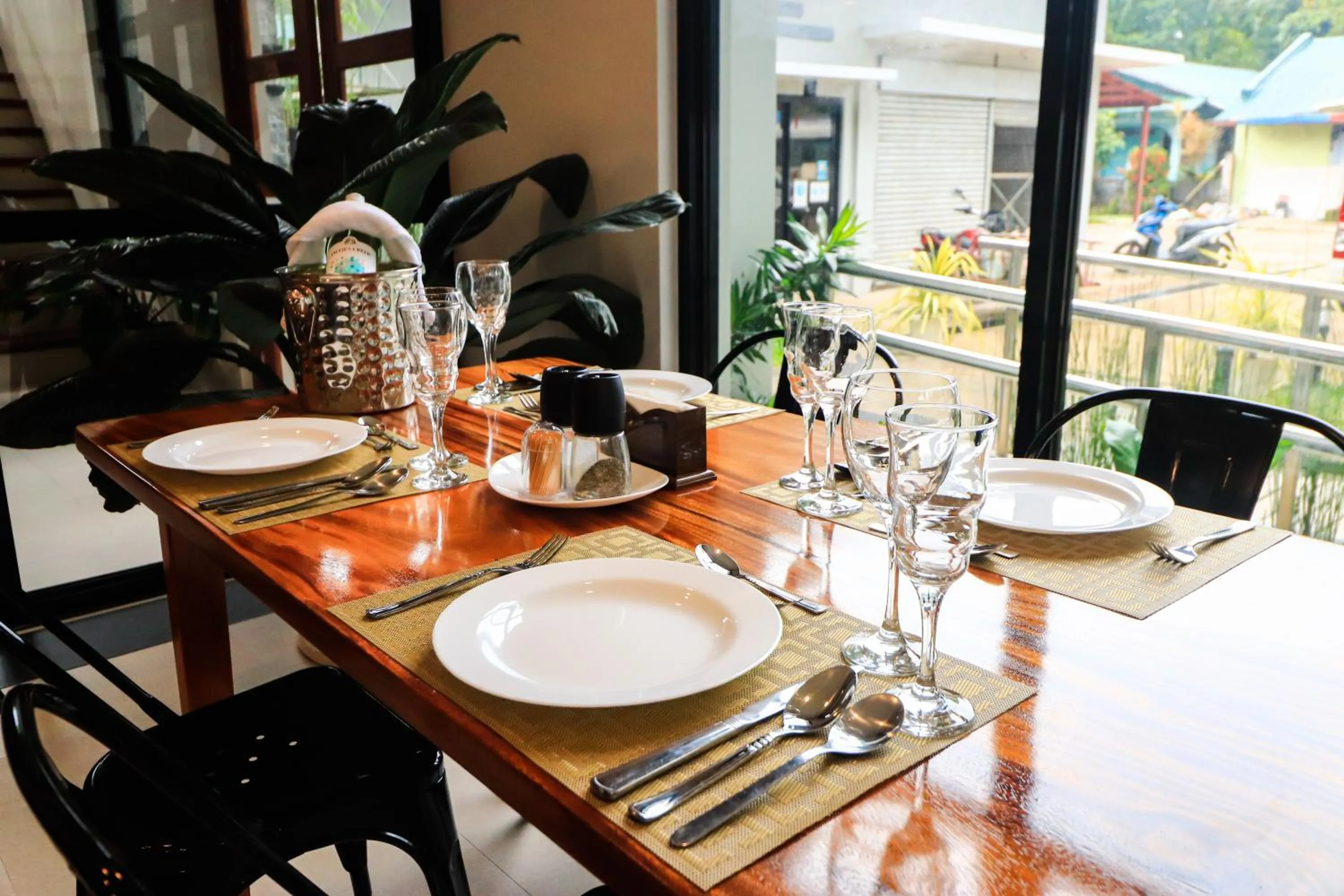 Restaurant/places to eat in Josefina's Tourist Inn