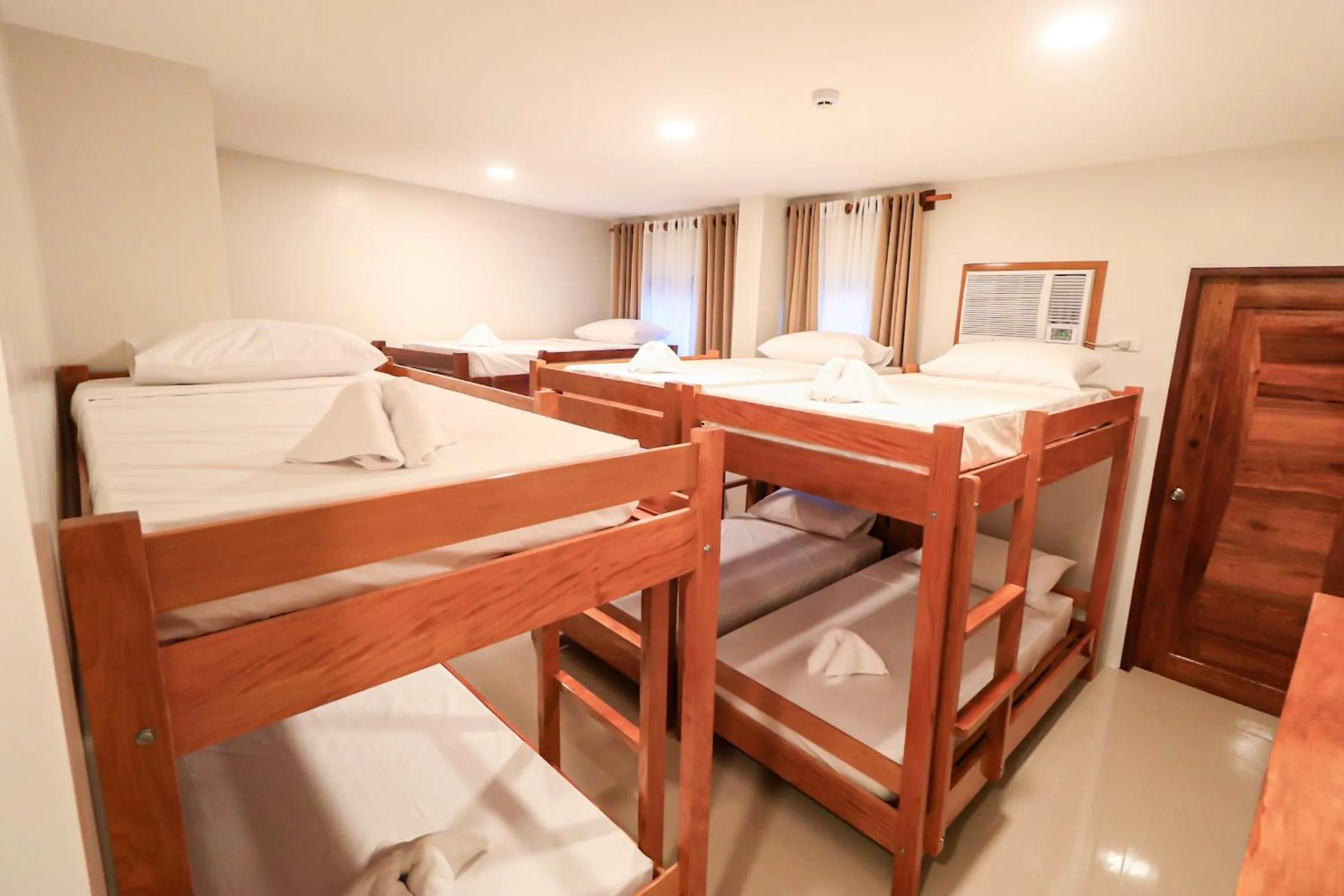 Photo of the whole room, Bed in Josefina's Tourist Inn