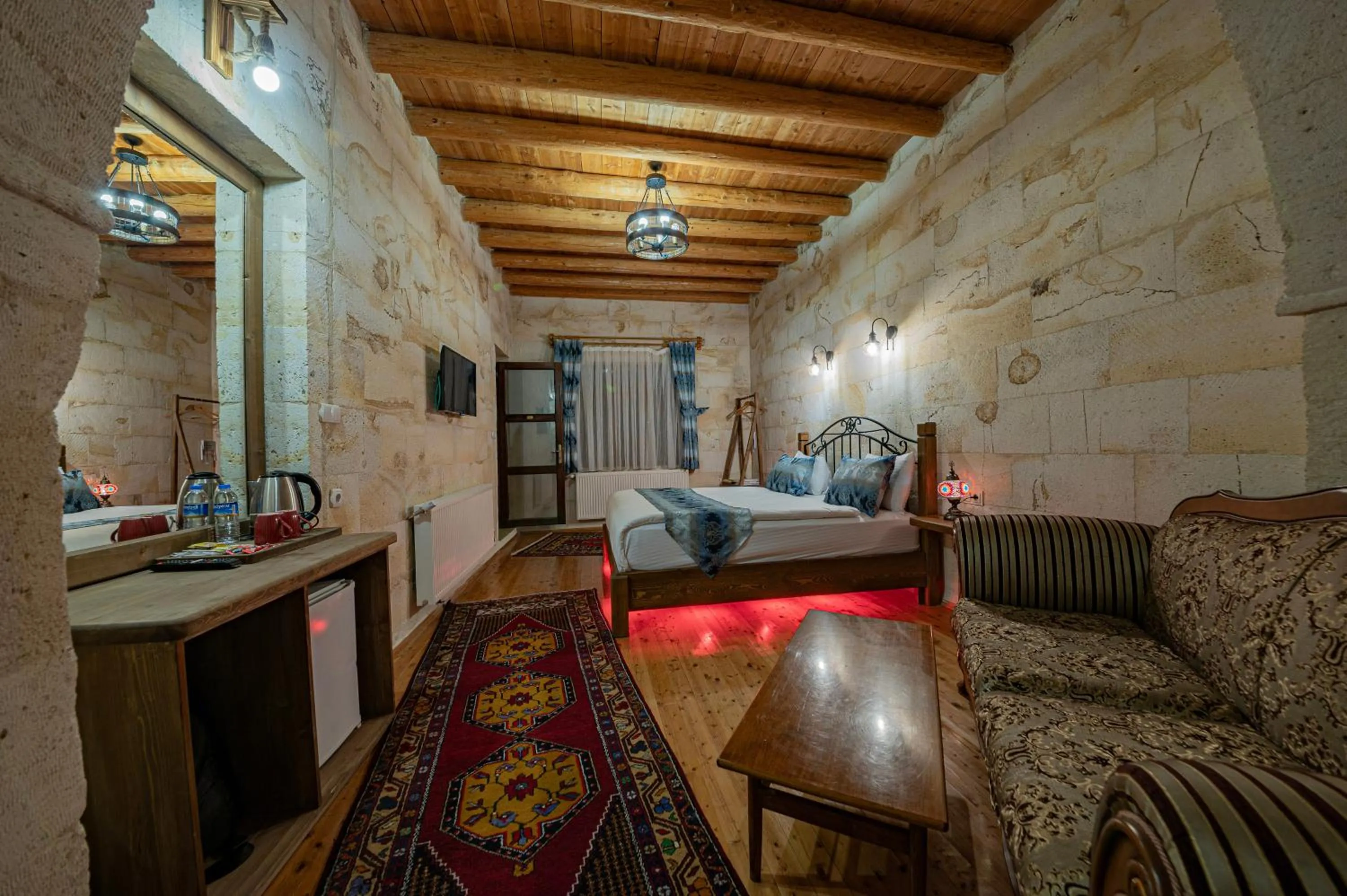 Bed in FARMER CAVE HOUSE