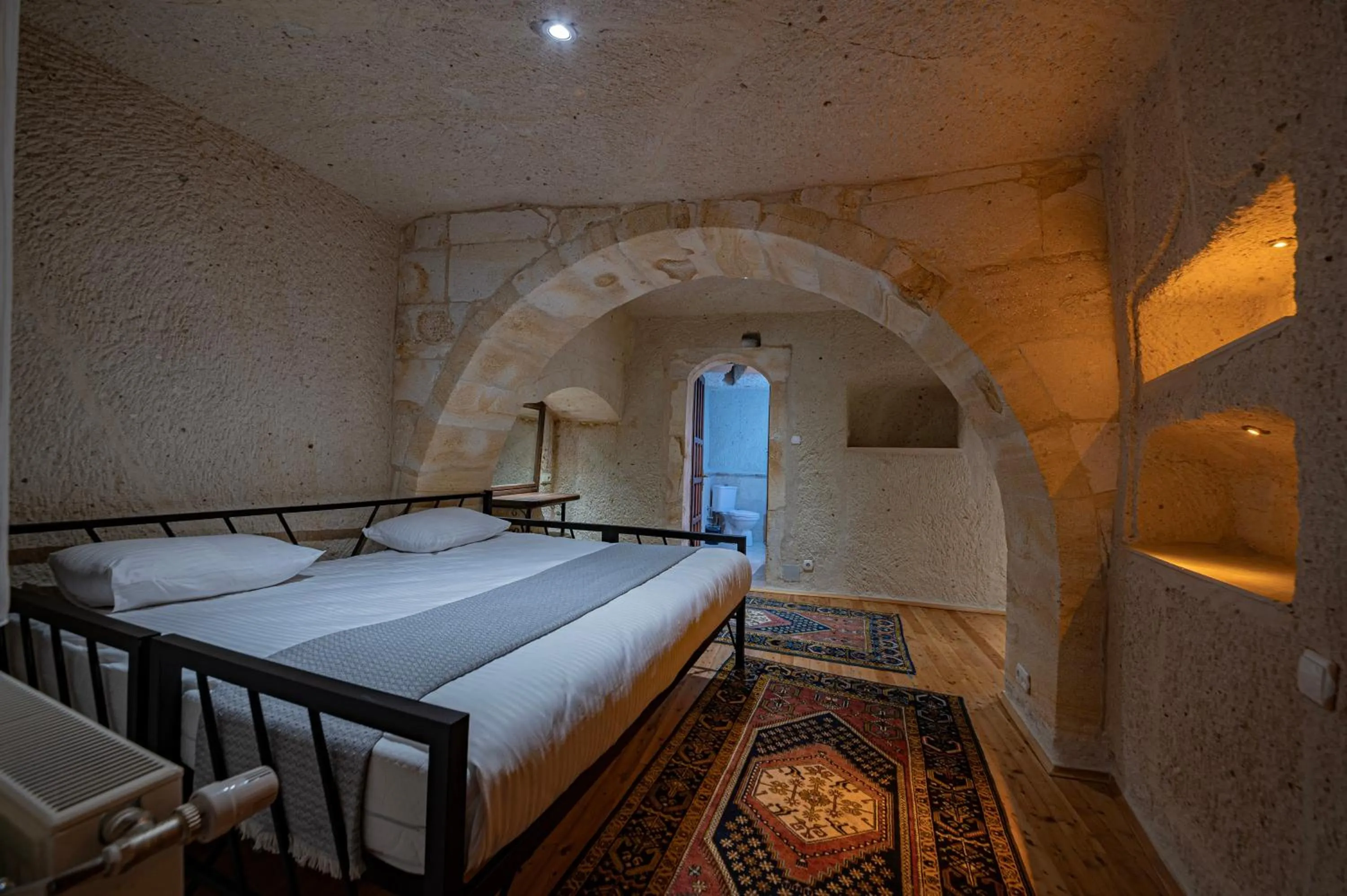 Bed in FARMER CAVE HOUSE