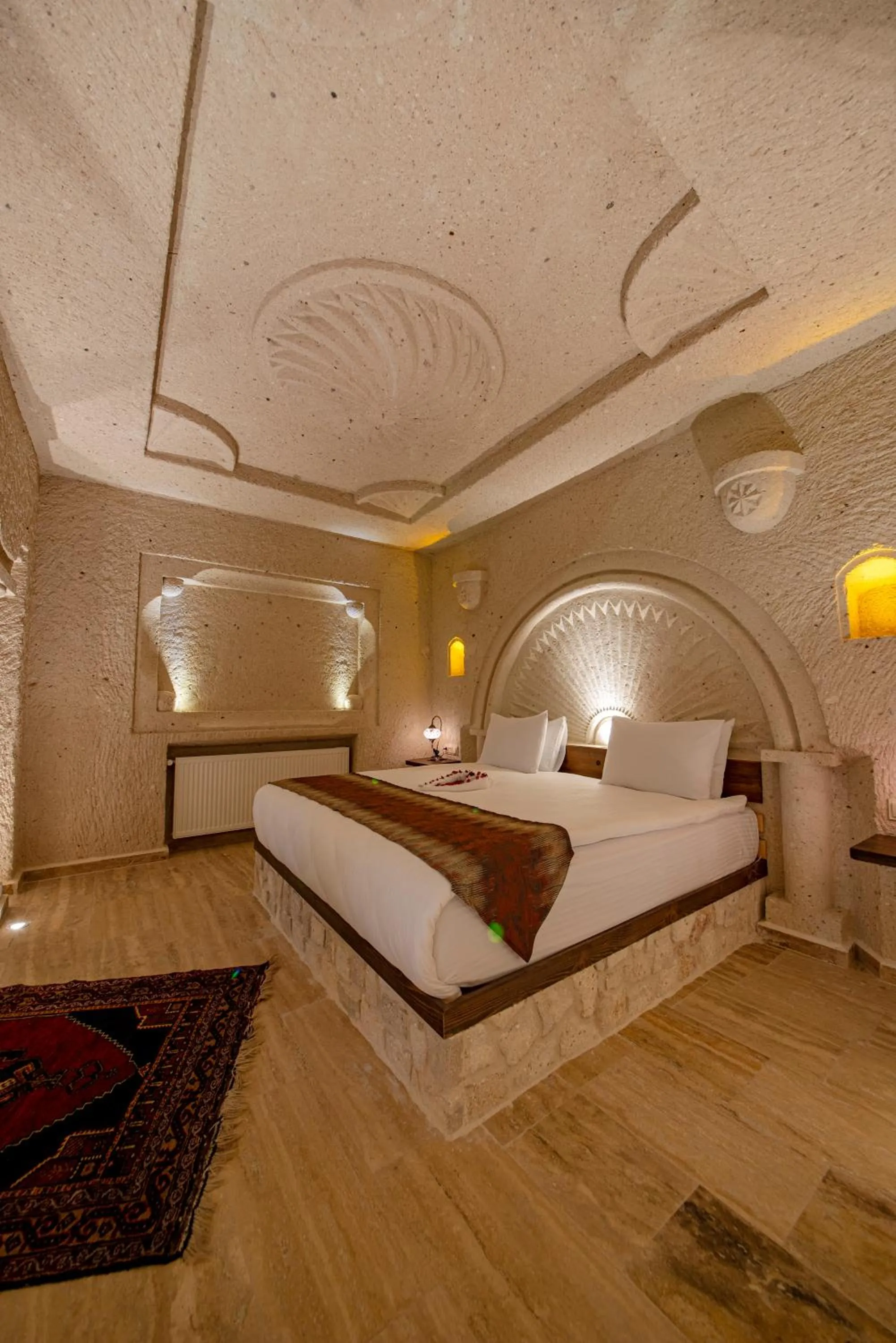 Bed in FARMER CAVE HOUSE