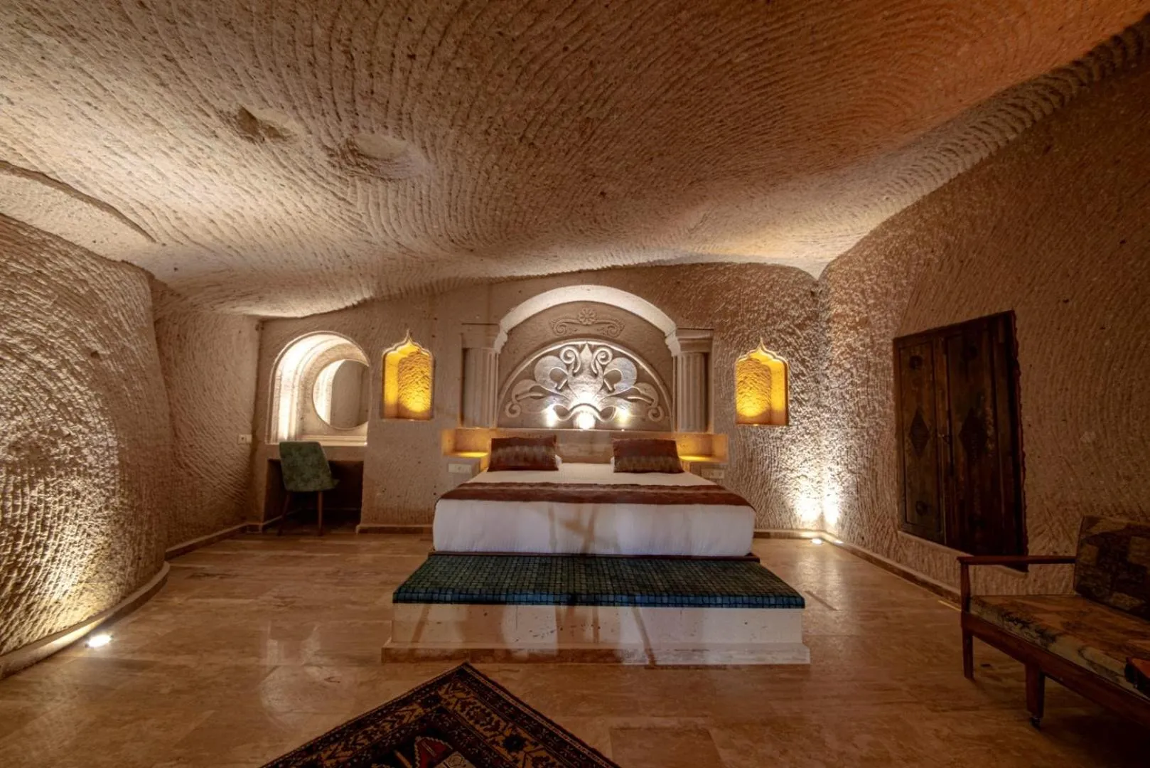 Bed in FARMER CAVE HOUSE