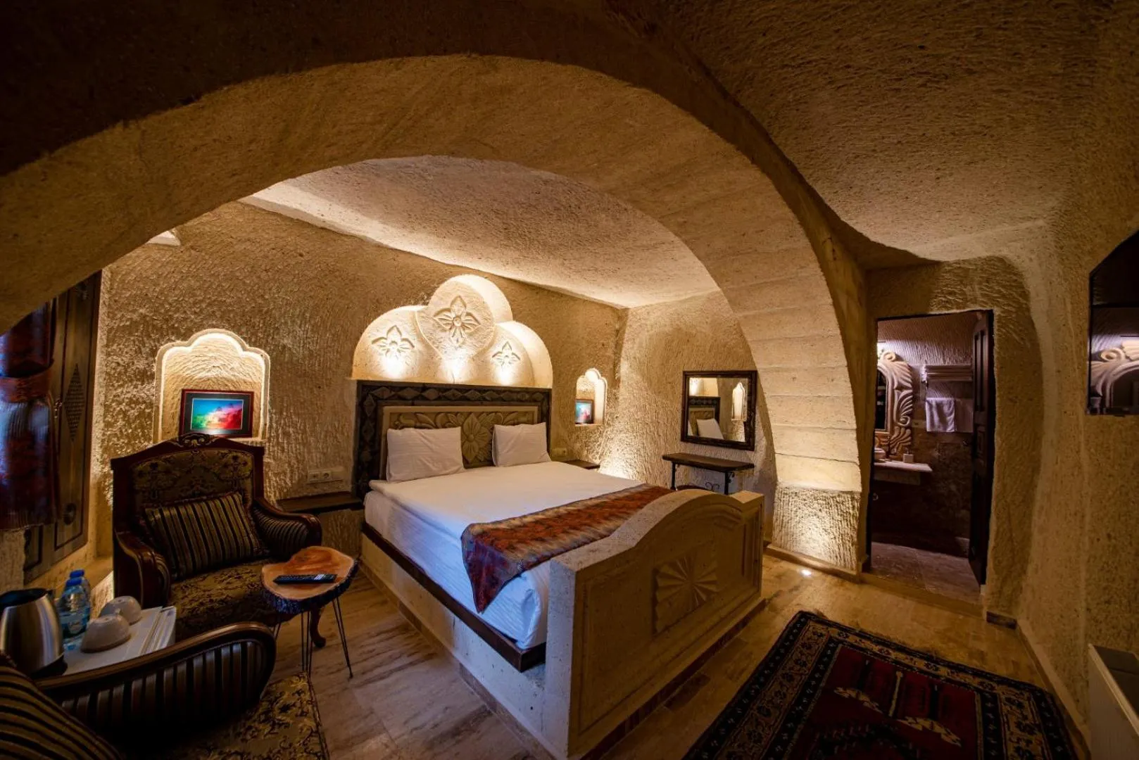 Bed in FARMER CAVE HOUSE