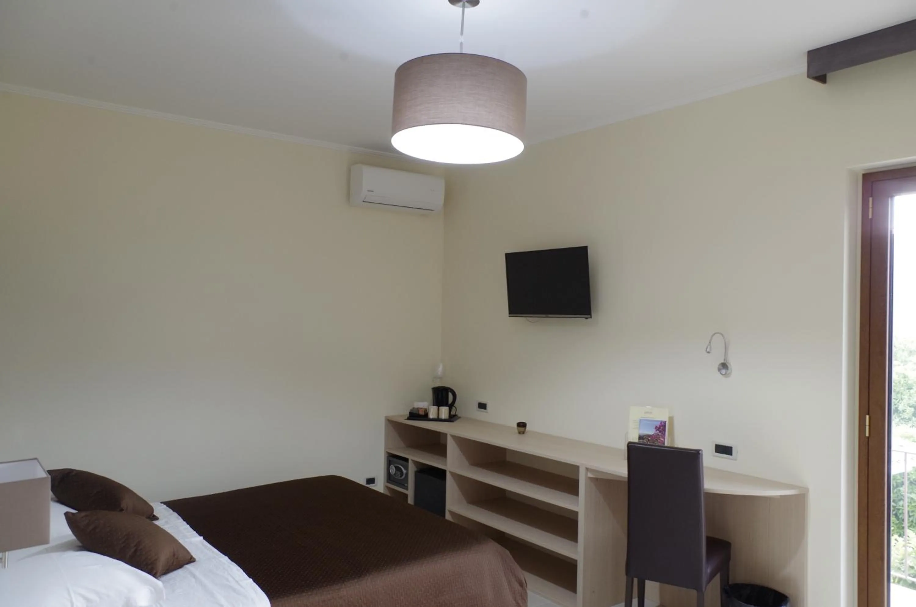 Photo of the whole room, Bed in B&B Villa Valentina