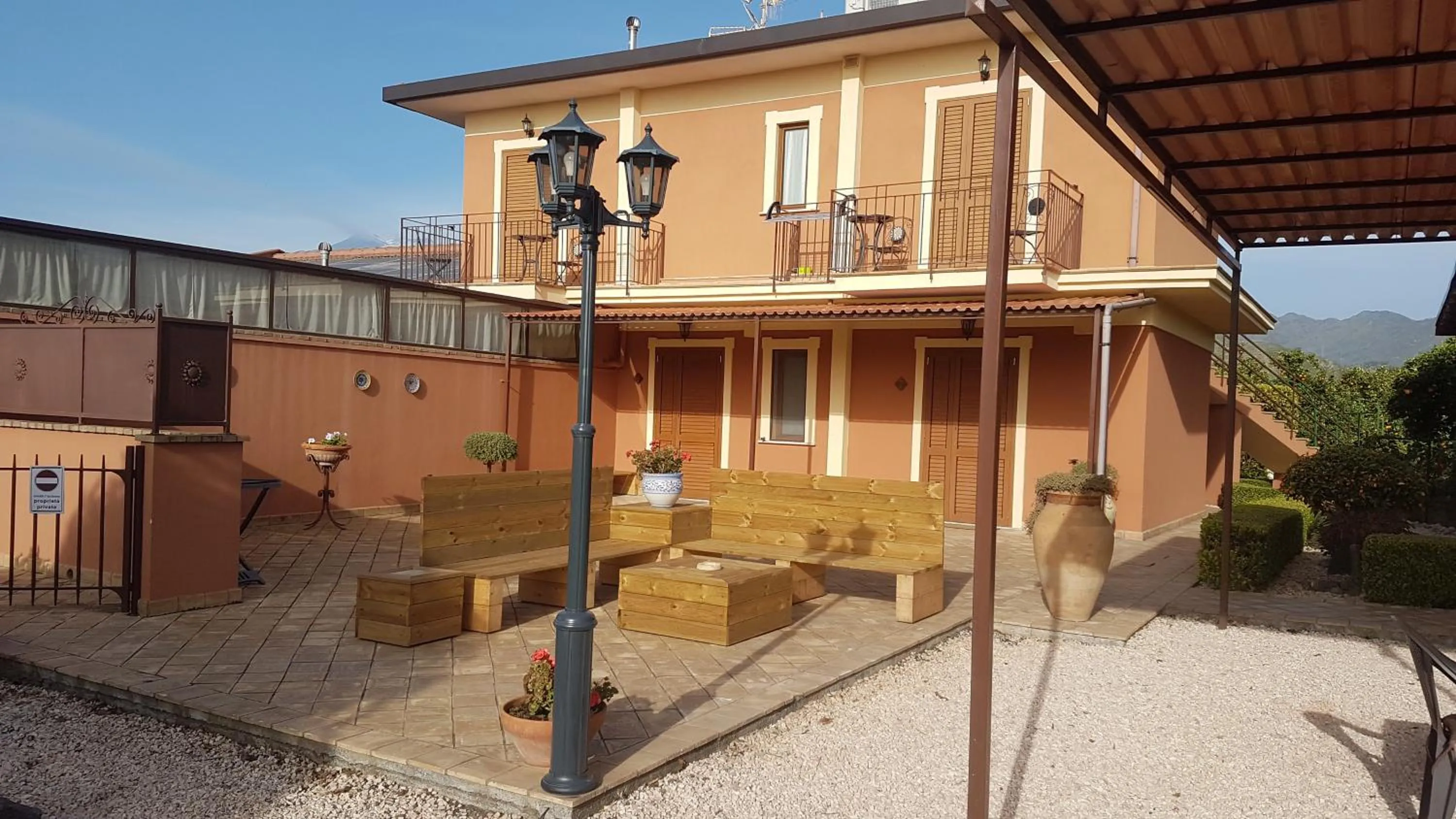 Patio in B&B Villa Valentina