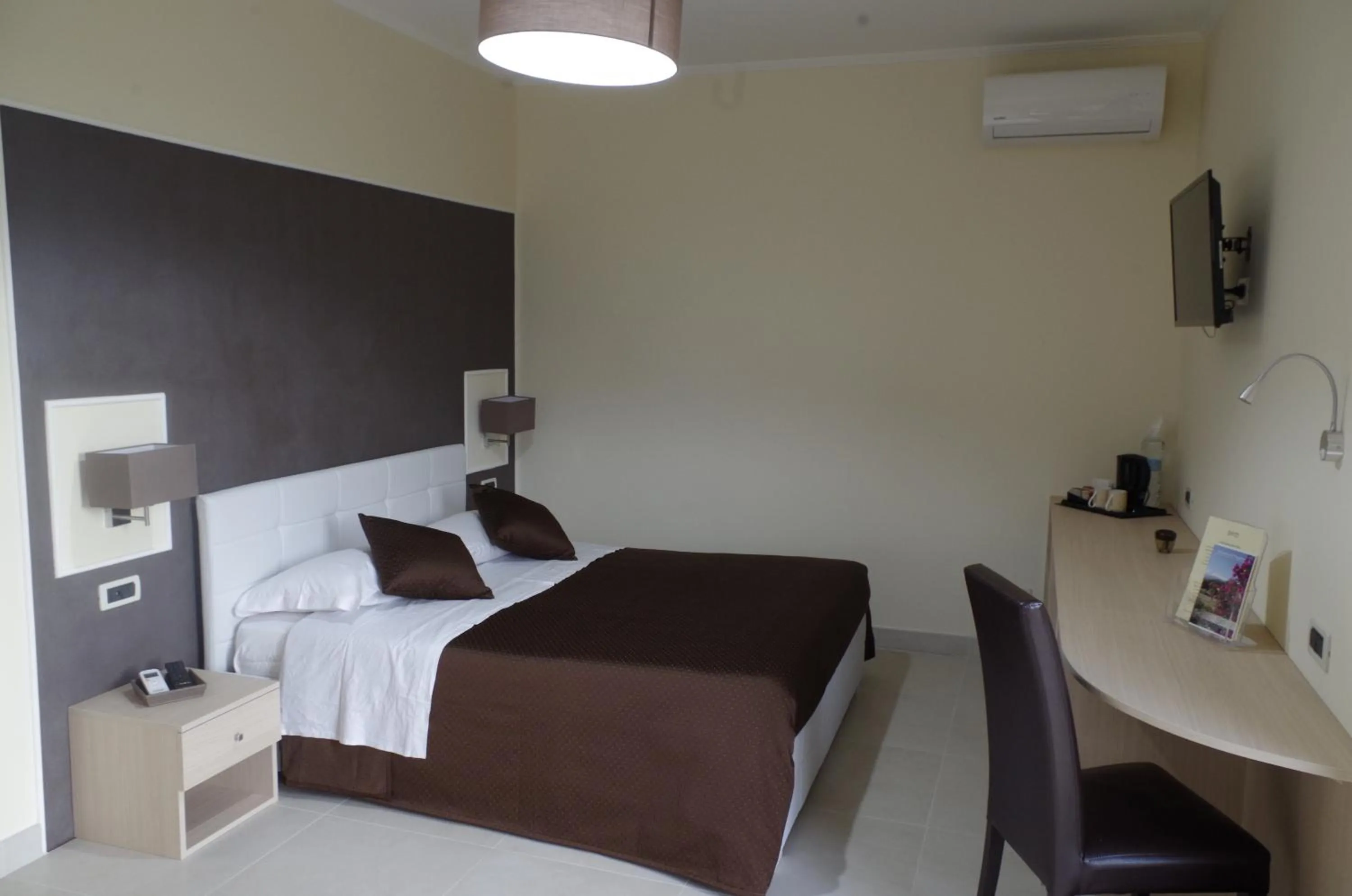 Photo of the whole room, Bed in B&B Villa Valentina