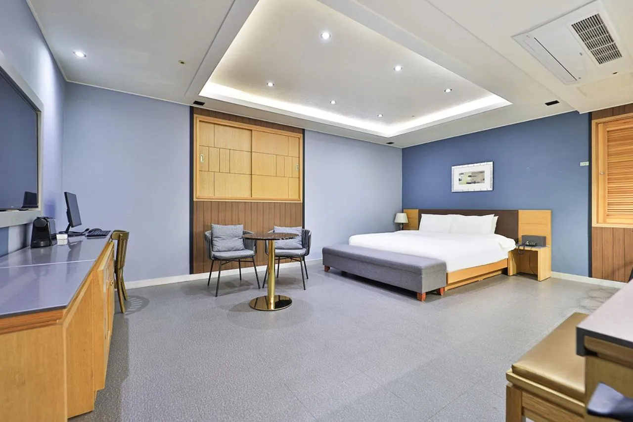 Bed in Seomyeon IB Hotel