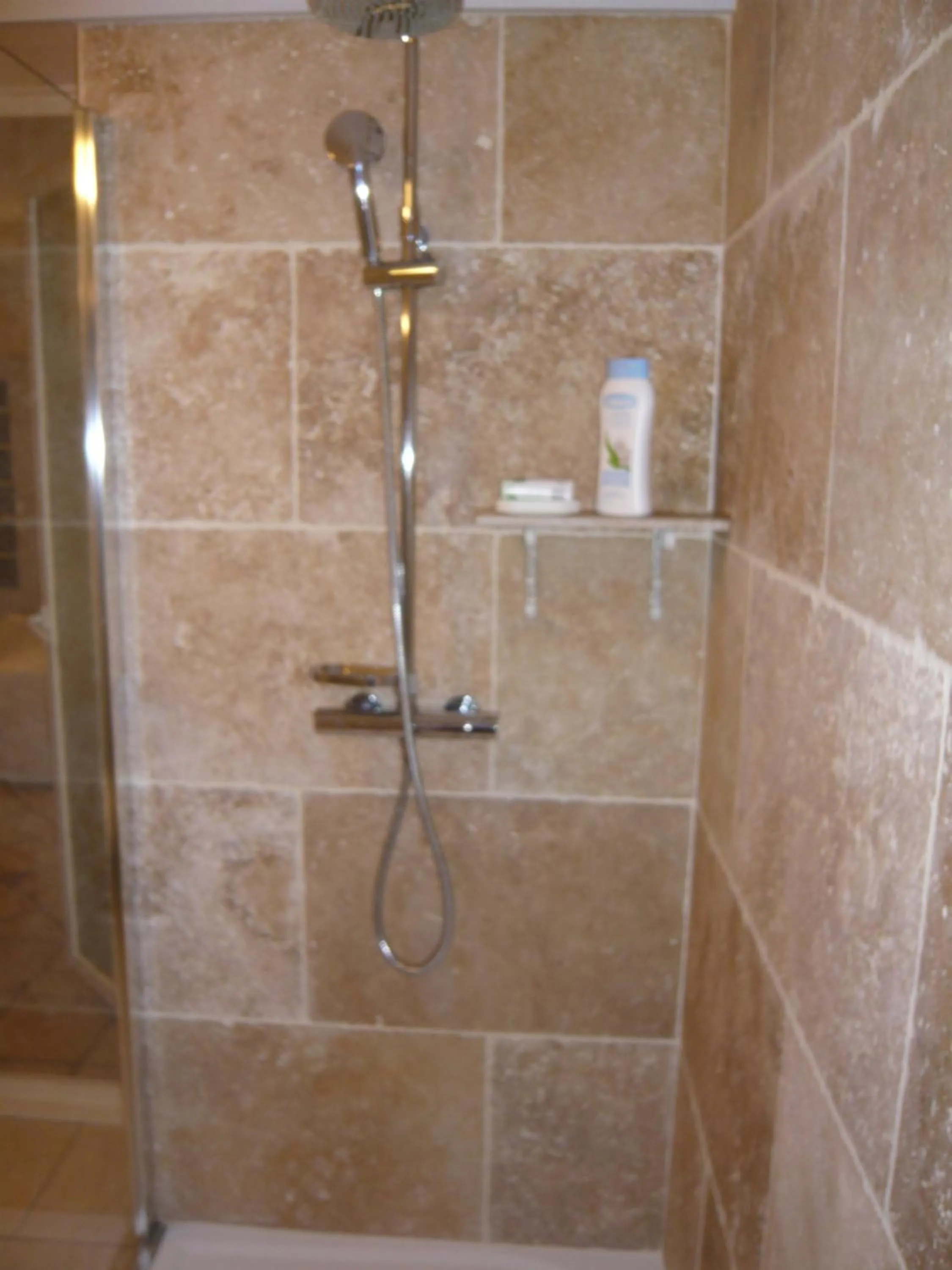 Bathroom in Locations des Alpilles