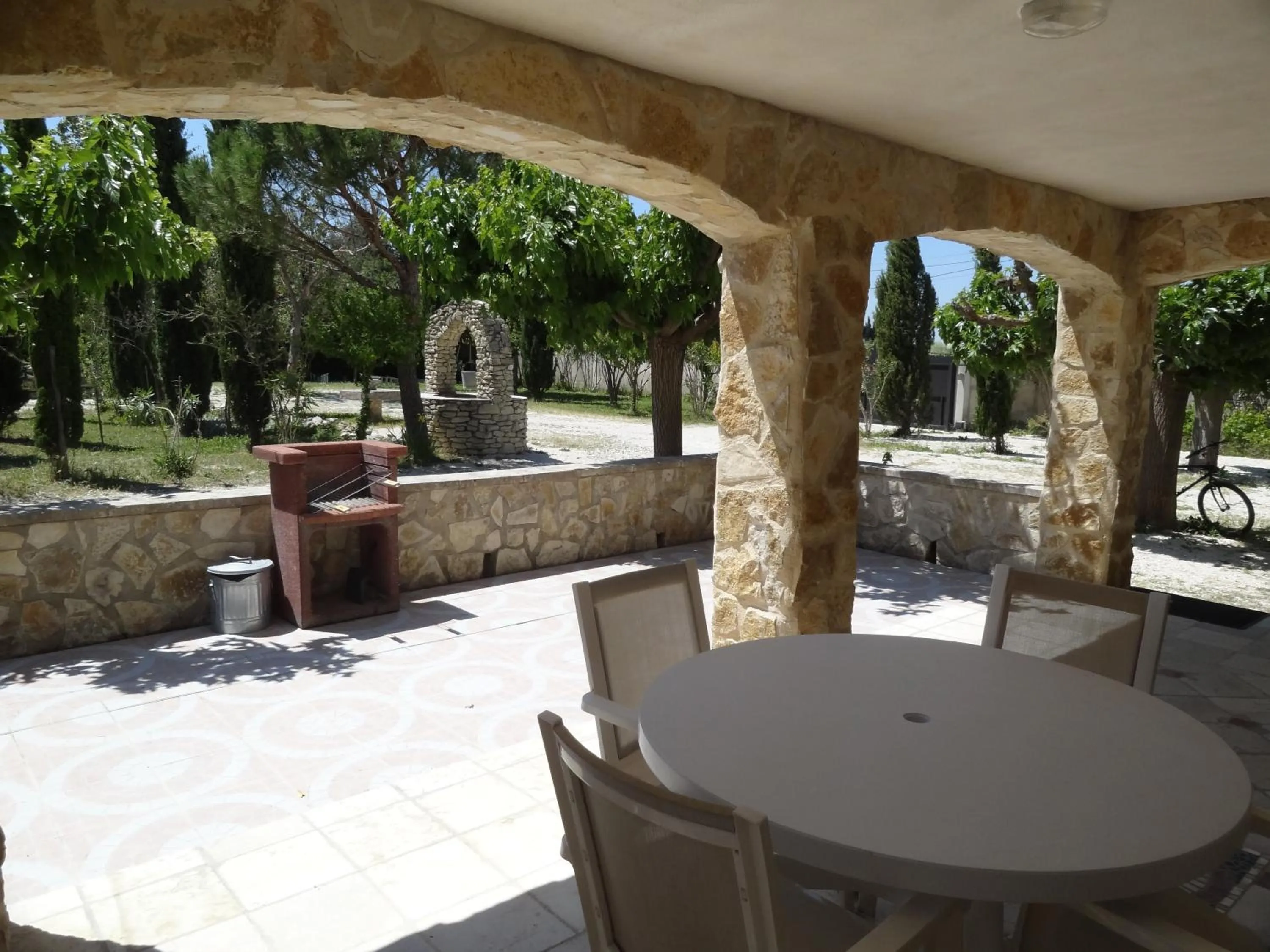 Patio in Locations des Alpilles