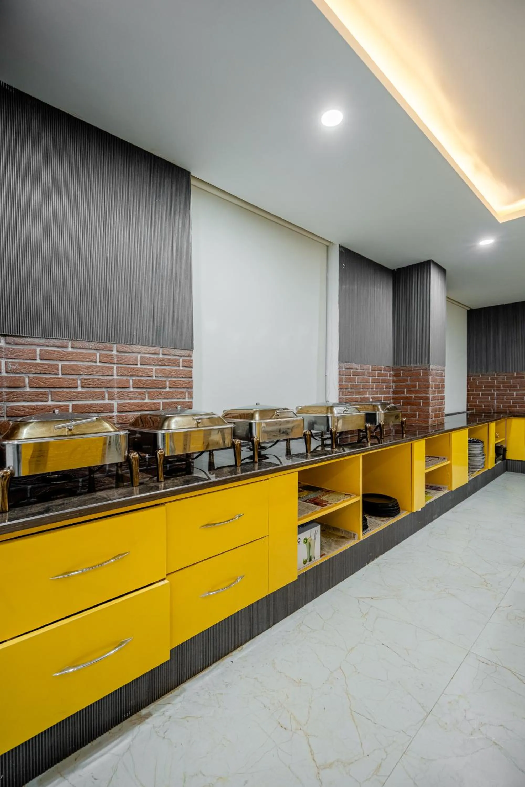 Restaurant/places to eat in Lime Tree Hotels and Banquet Greater Noida
