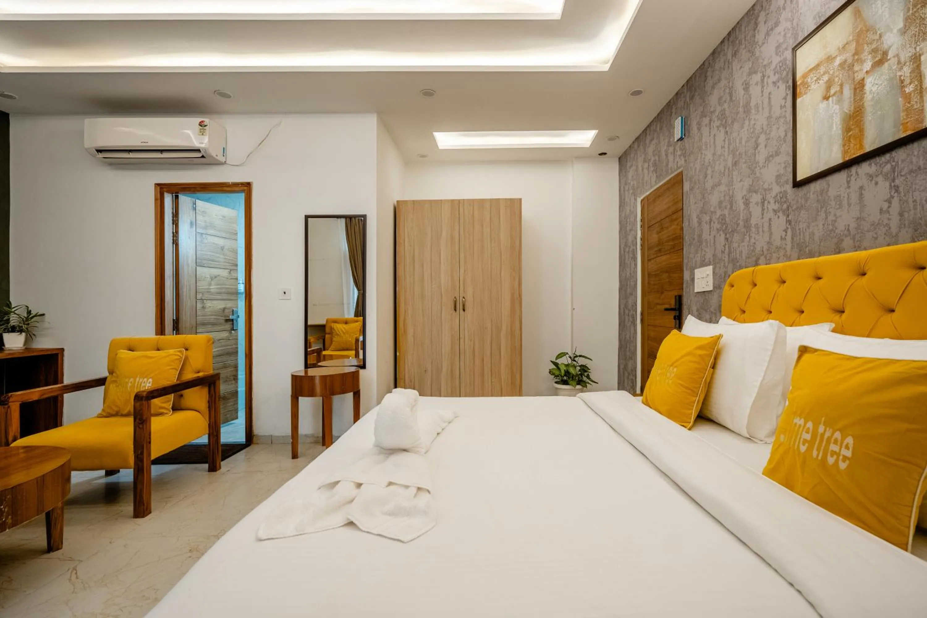 Photo of the whole room, Bed in Lime Tree Hotels and Banquet Greater Noida