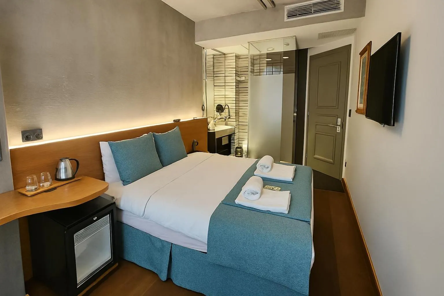 Bed in Aleksandr Pera Hotel