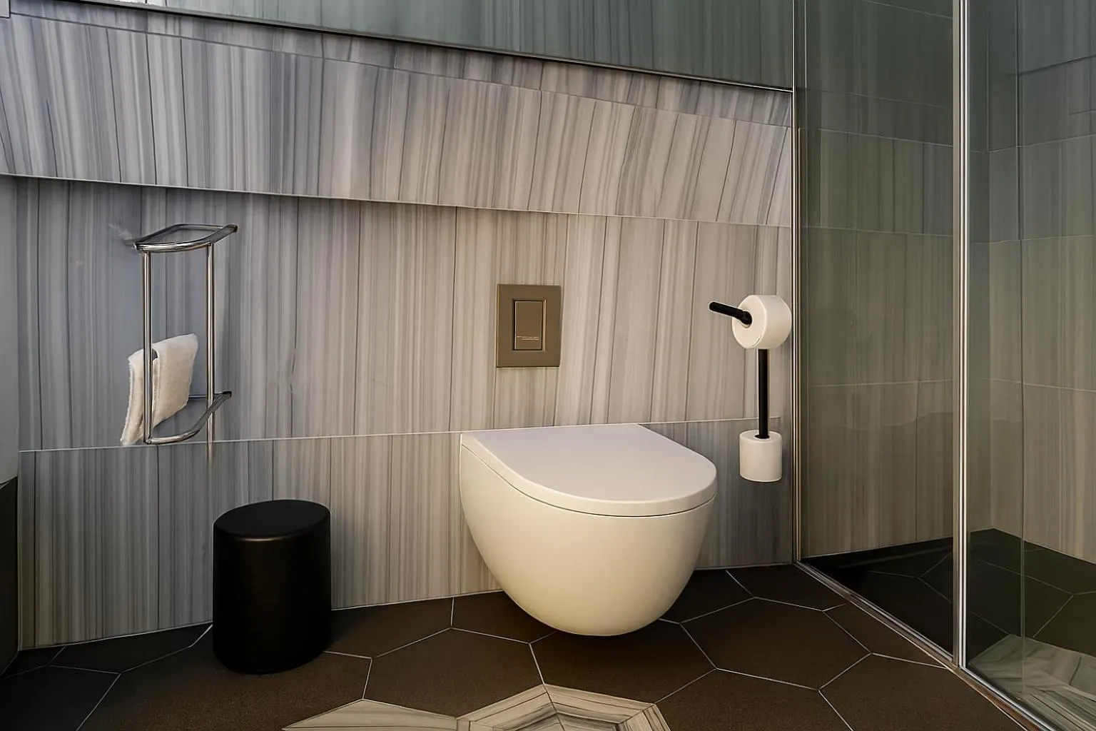 Shower in Aleksandr Pera Hotel