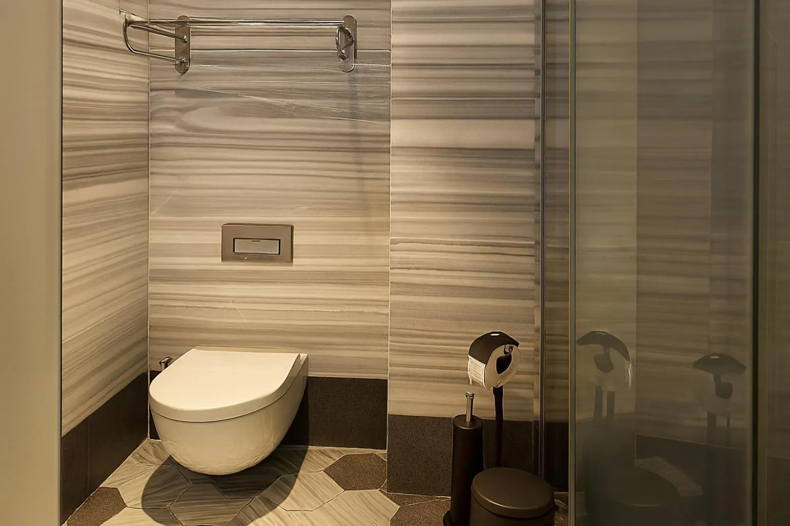 Shower in Aleksandr Pera Hotel