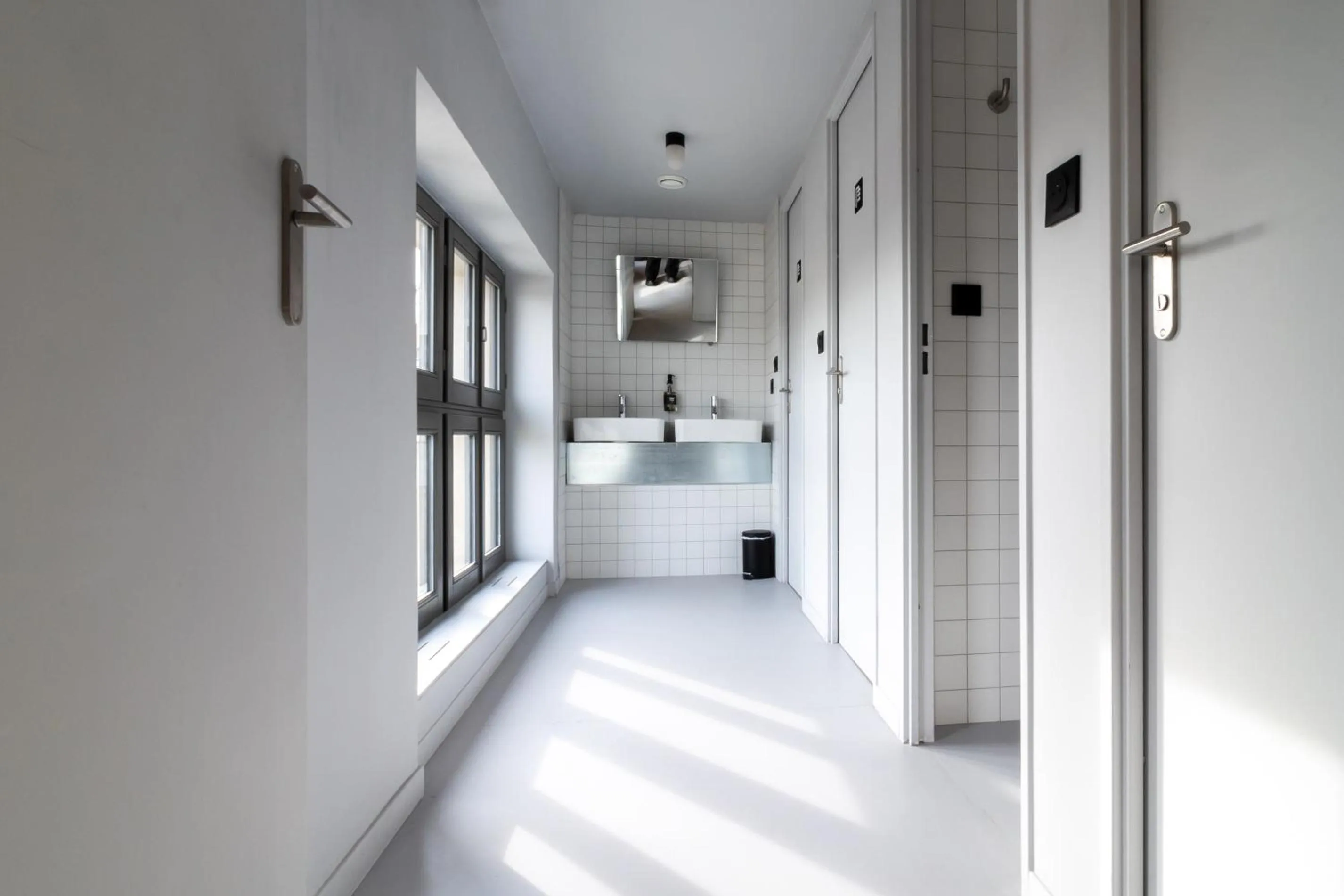 Bathroom, Bed in Pilo Lyon