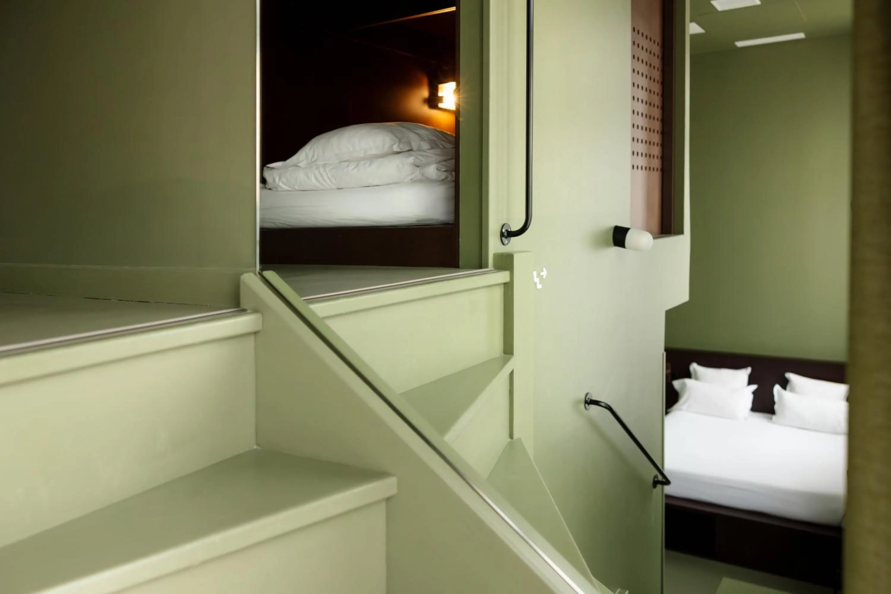 Bed in The People Lyon