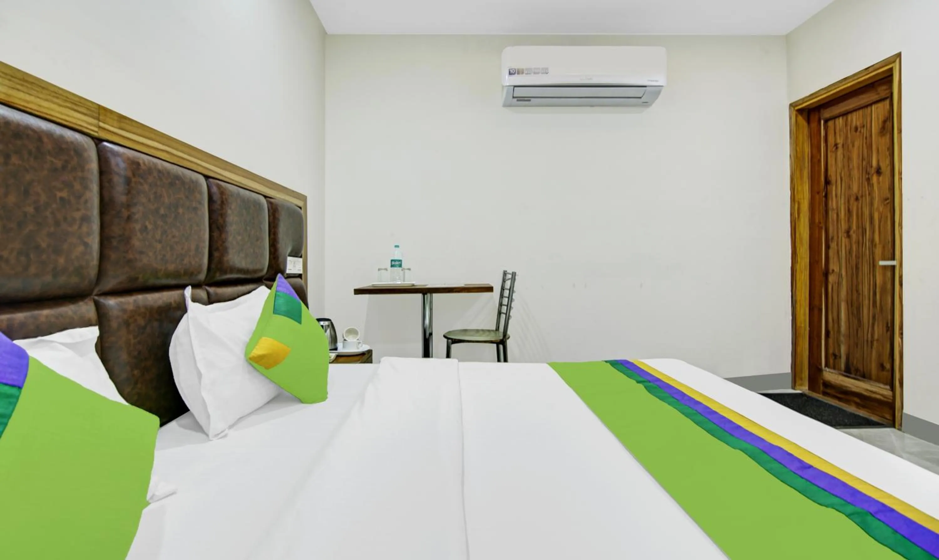 Bed in Hotel Royal Salute Near ISBT Zirakpur Chandigarh