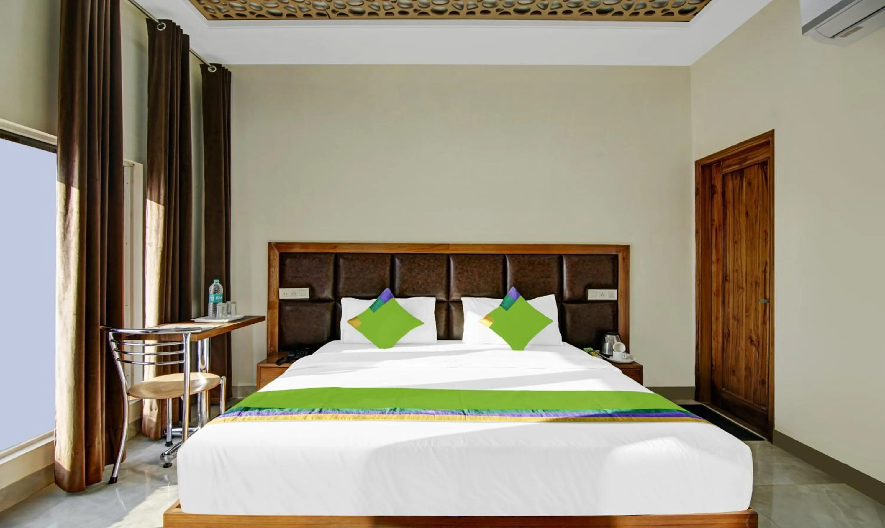 Bed in Hotel Royal Salute Near ISBT Zirakpur Chandigarh