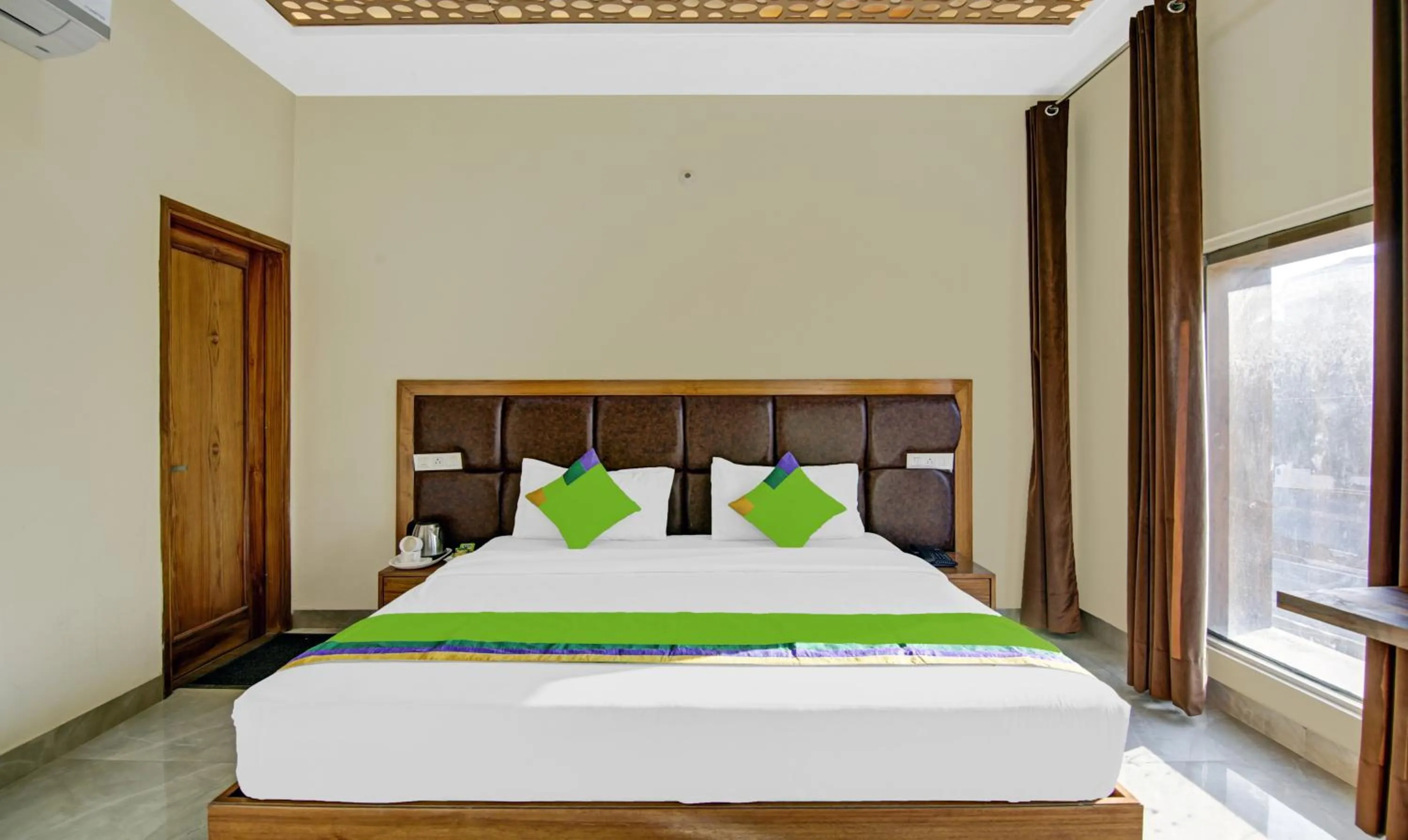 Bed in Hotel Royal Salute Near ISBT Zirakpur Chandigarh