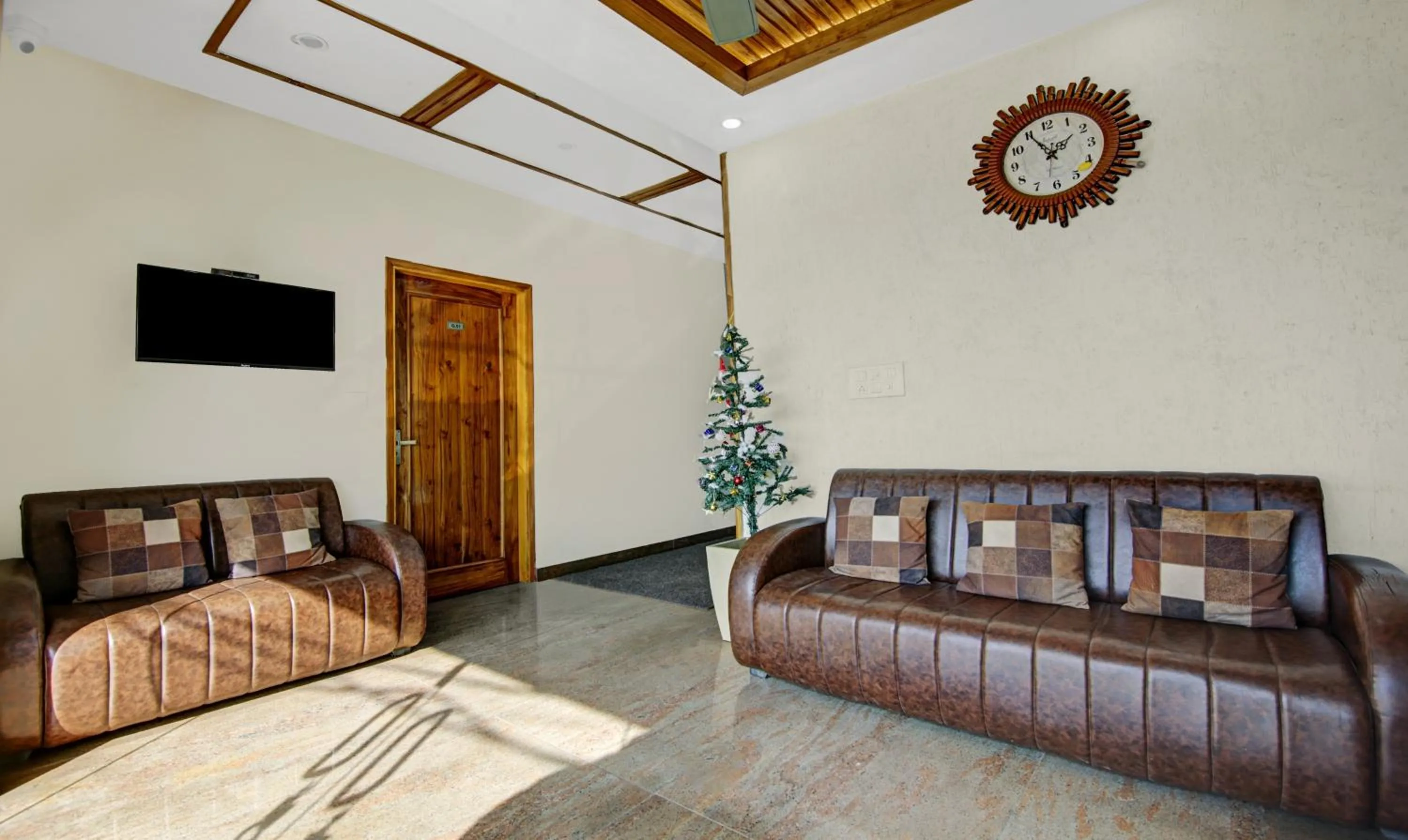 TV and multimedia in Hotel Royal Salute Near ISBT Zirakpur Chandigarh