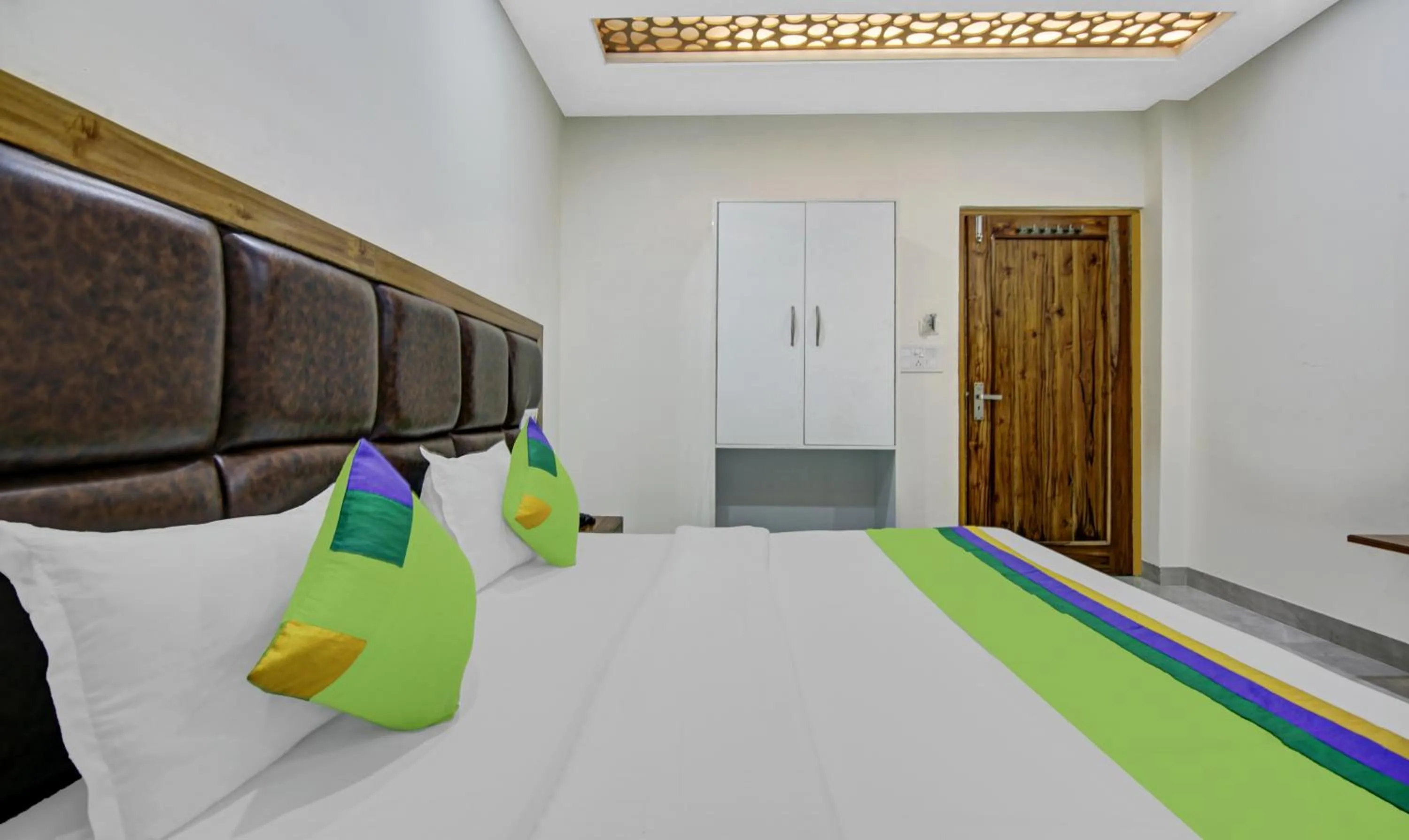 Bed in Hotel Royal Salute Near ISBT Zirakpur Chandigarh