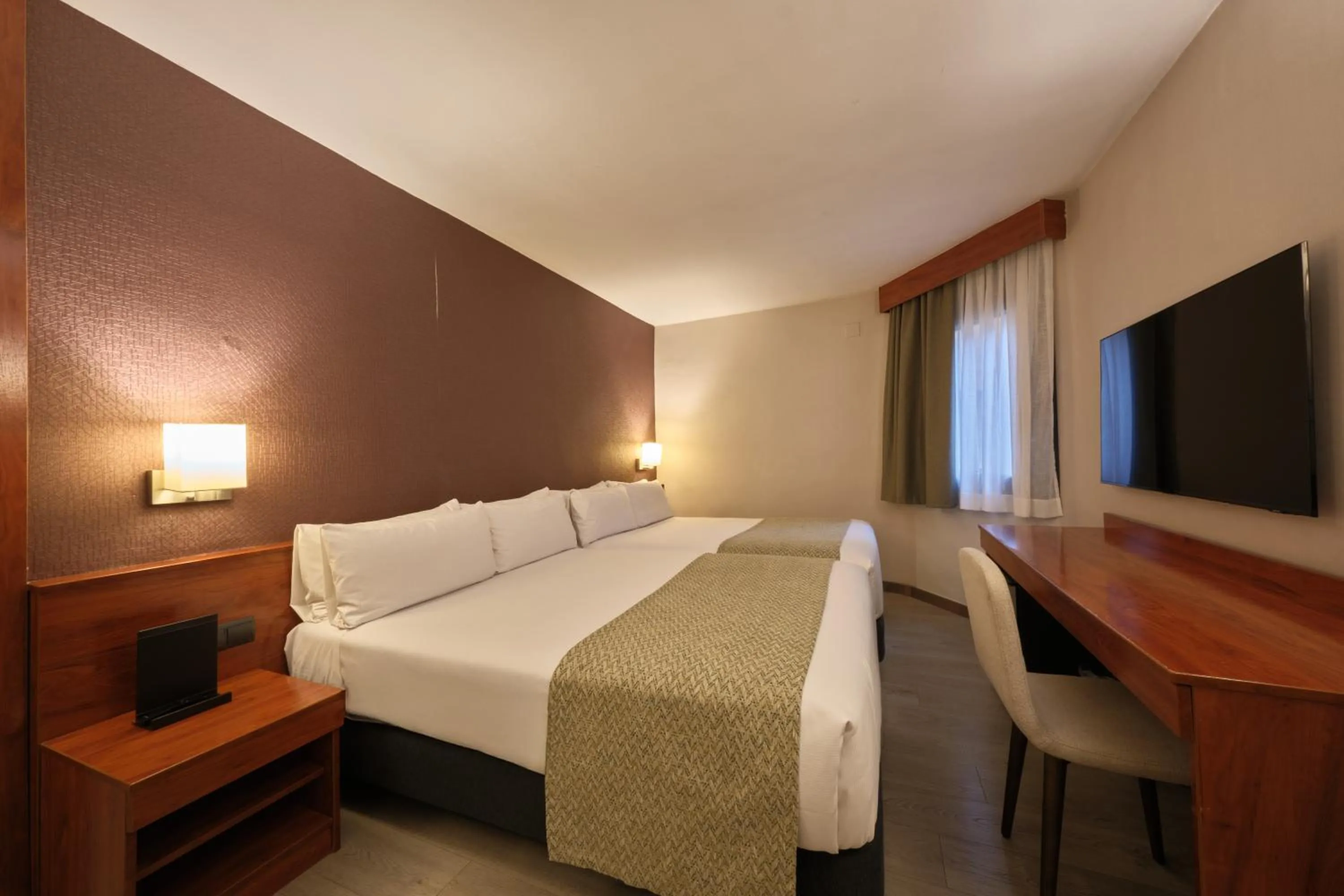 Bed in Catalonia Park Putxet