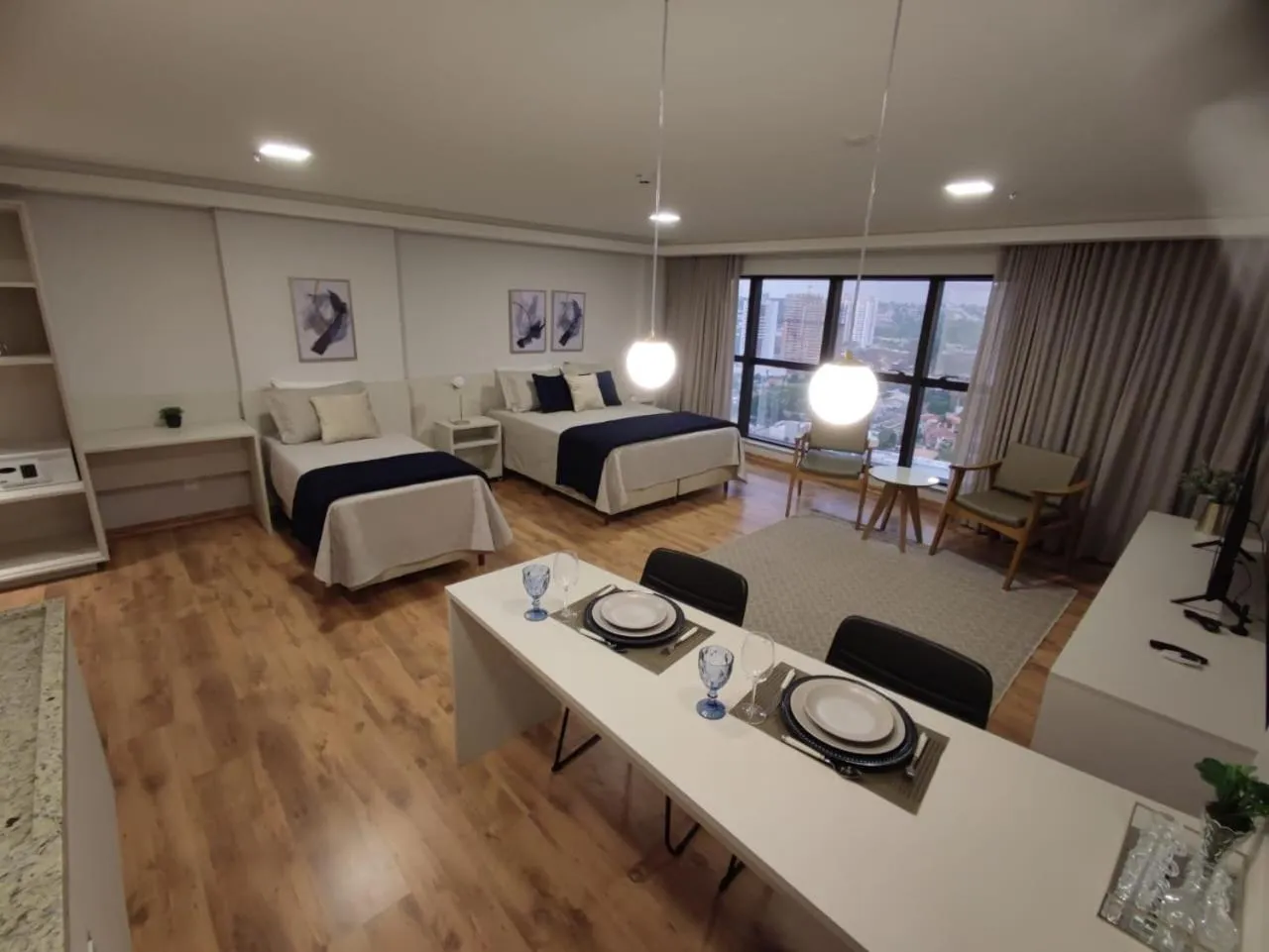 Kitchen or kitchenette, Bed in Hotel Flat Afonso Pena e Centro de Convenções Campo Grande