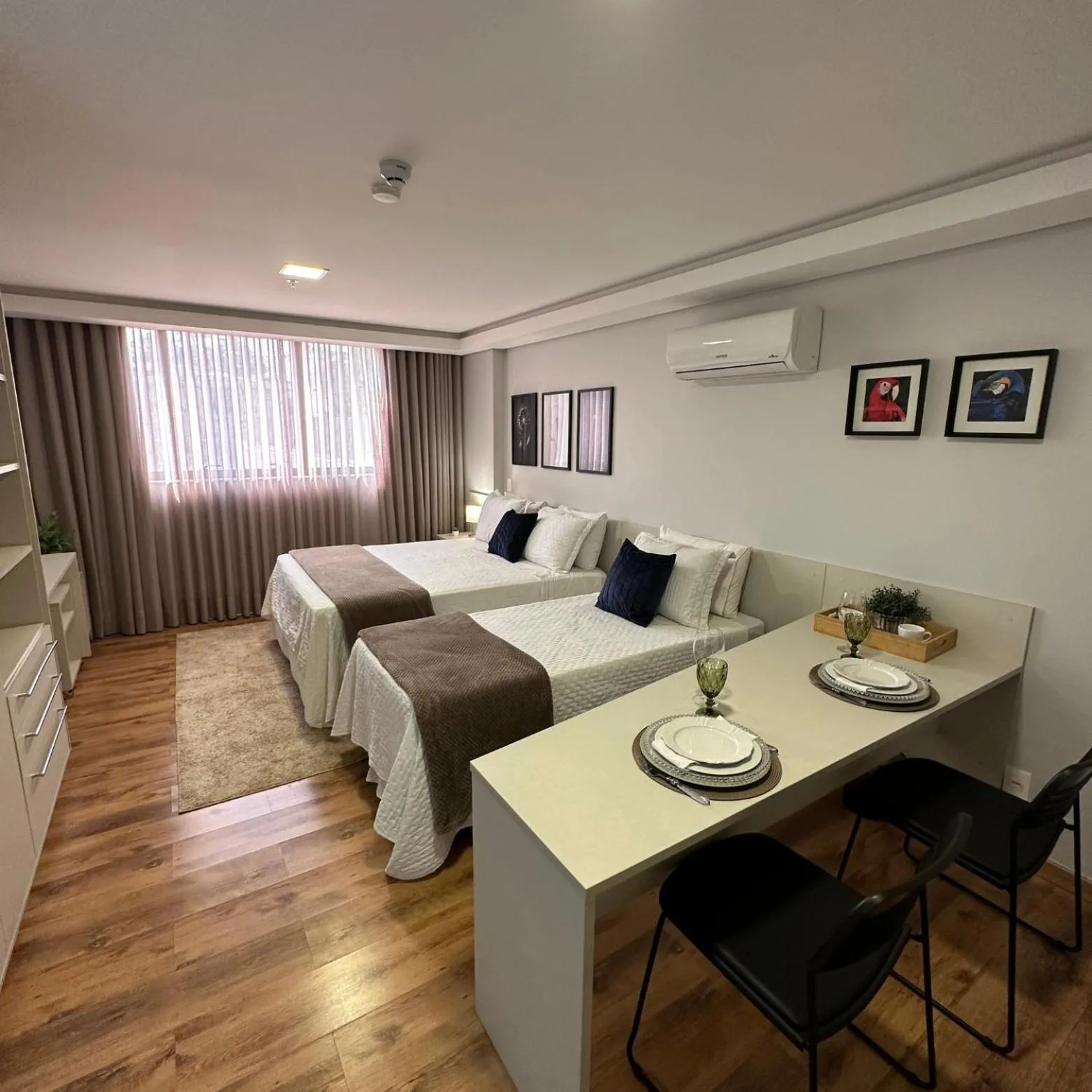 Kitchen or kitchenette, Bed in Hotel Flat Afonso Pena e Centro de Convenções Campo Grande