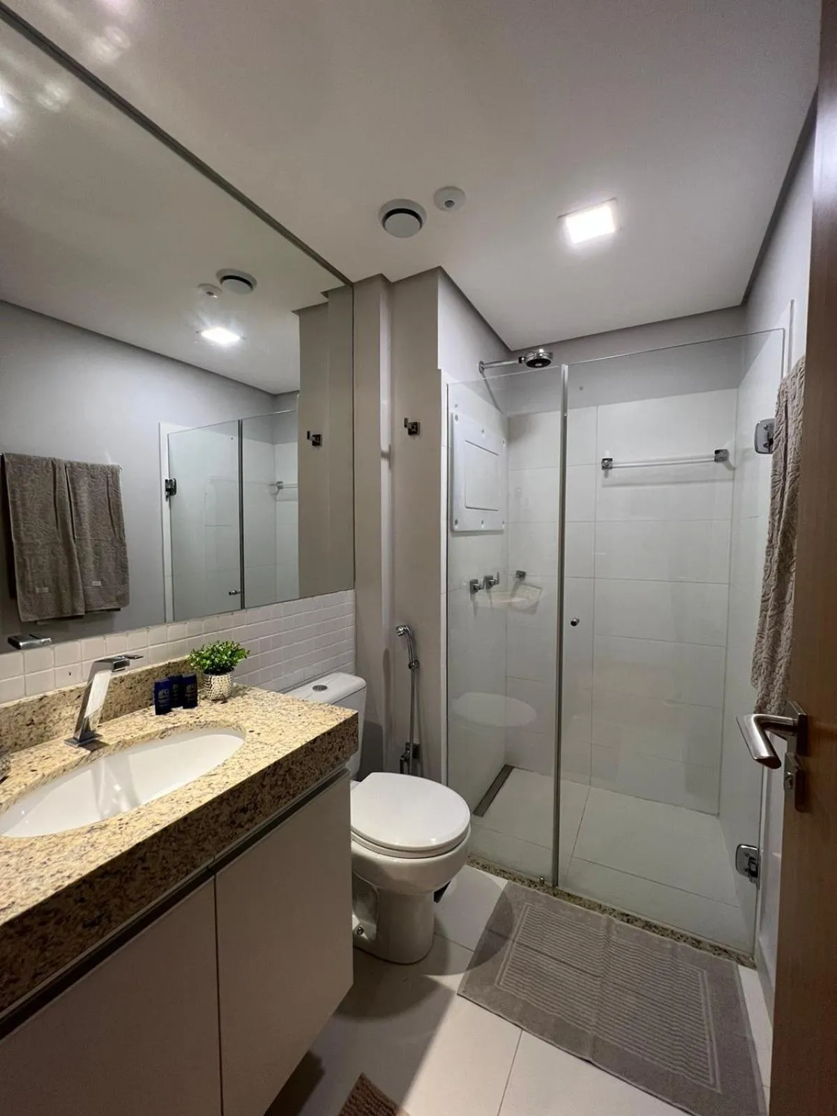 Toilet in Hotel Flat Afonso Pena e Centro de Convenções Campo Grande