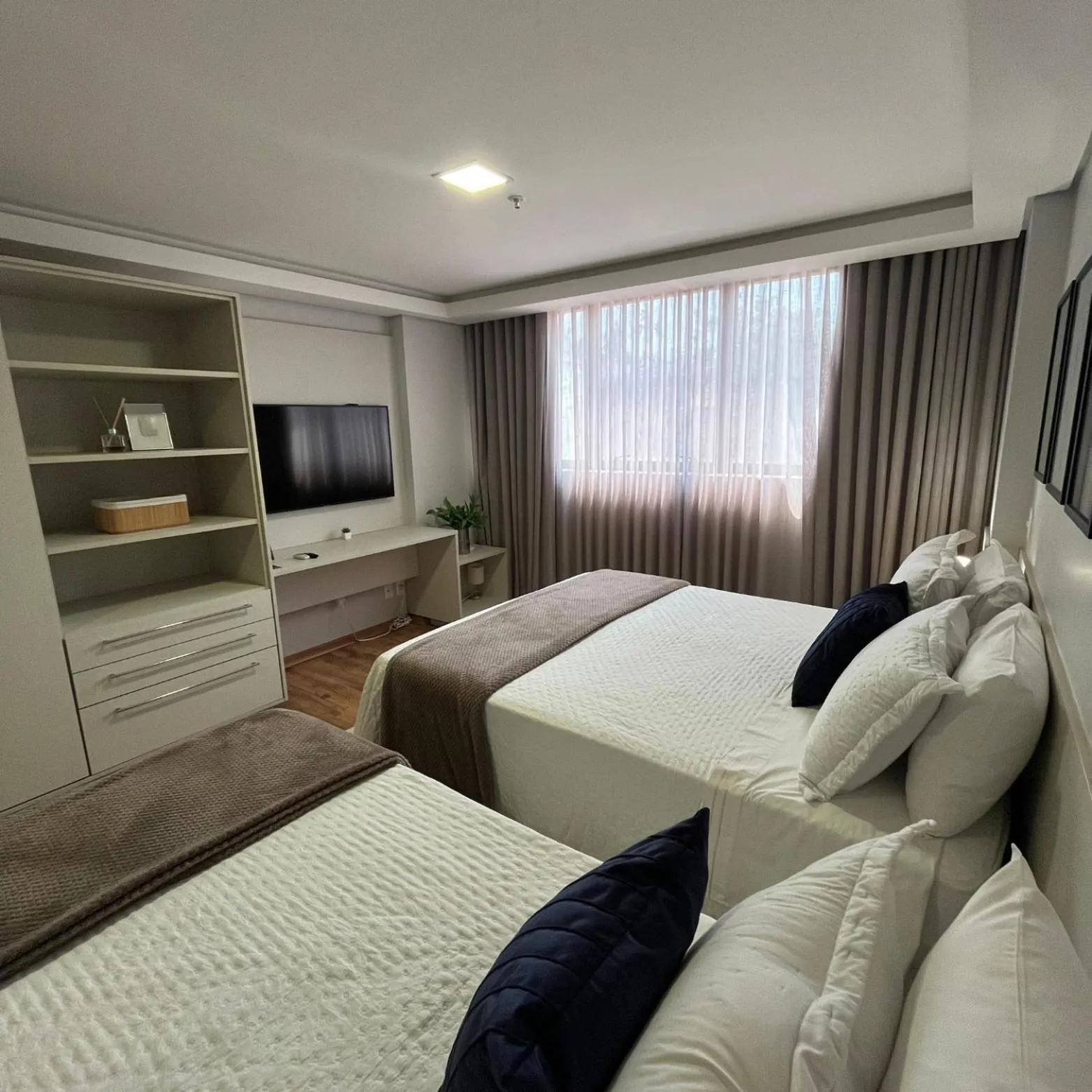 TV and multimedia, Bed in Hotel Flat Afonso Pena e Centro de Convenções Campo Grande