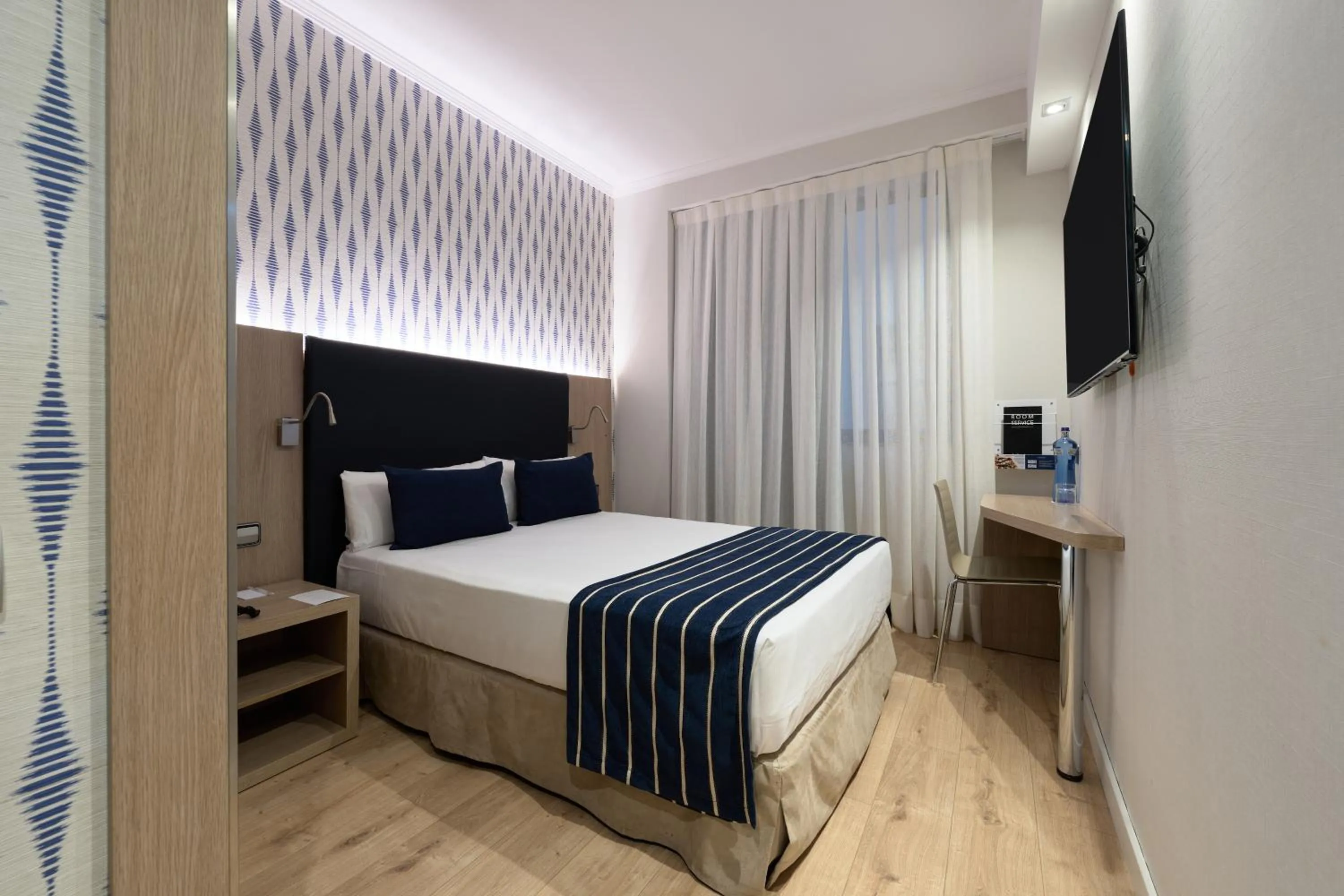 Bedroom, Bed in Catalonia Roma